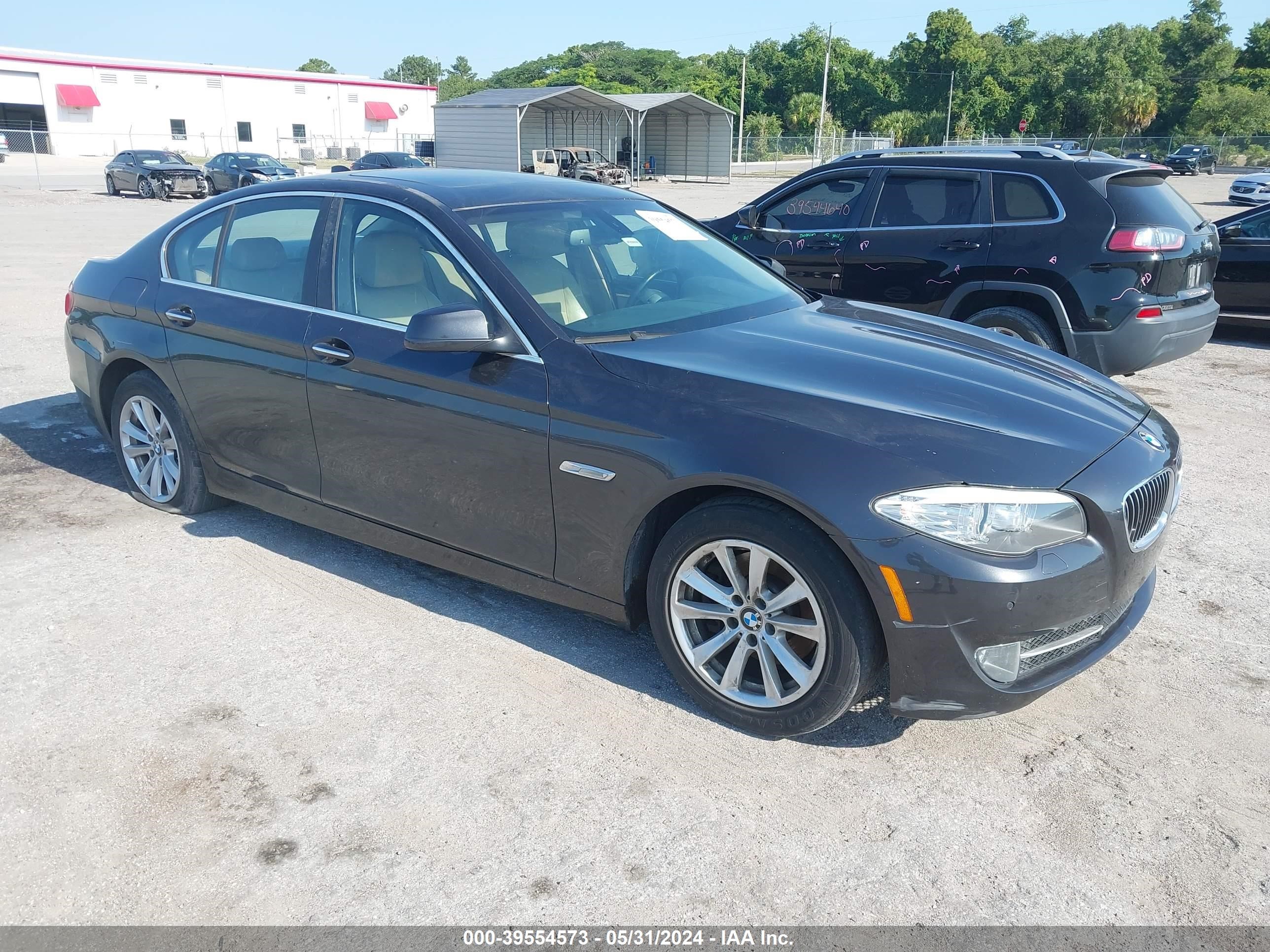 Photo 1 VIN: WBAFR1C5XBC739906 - BMW 5ER 