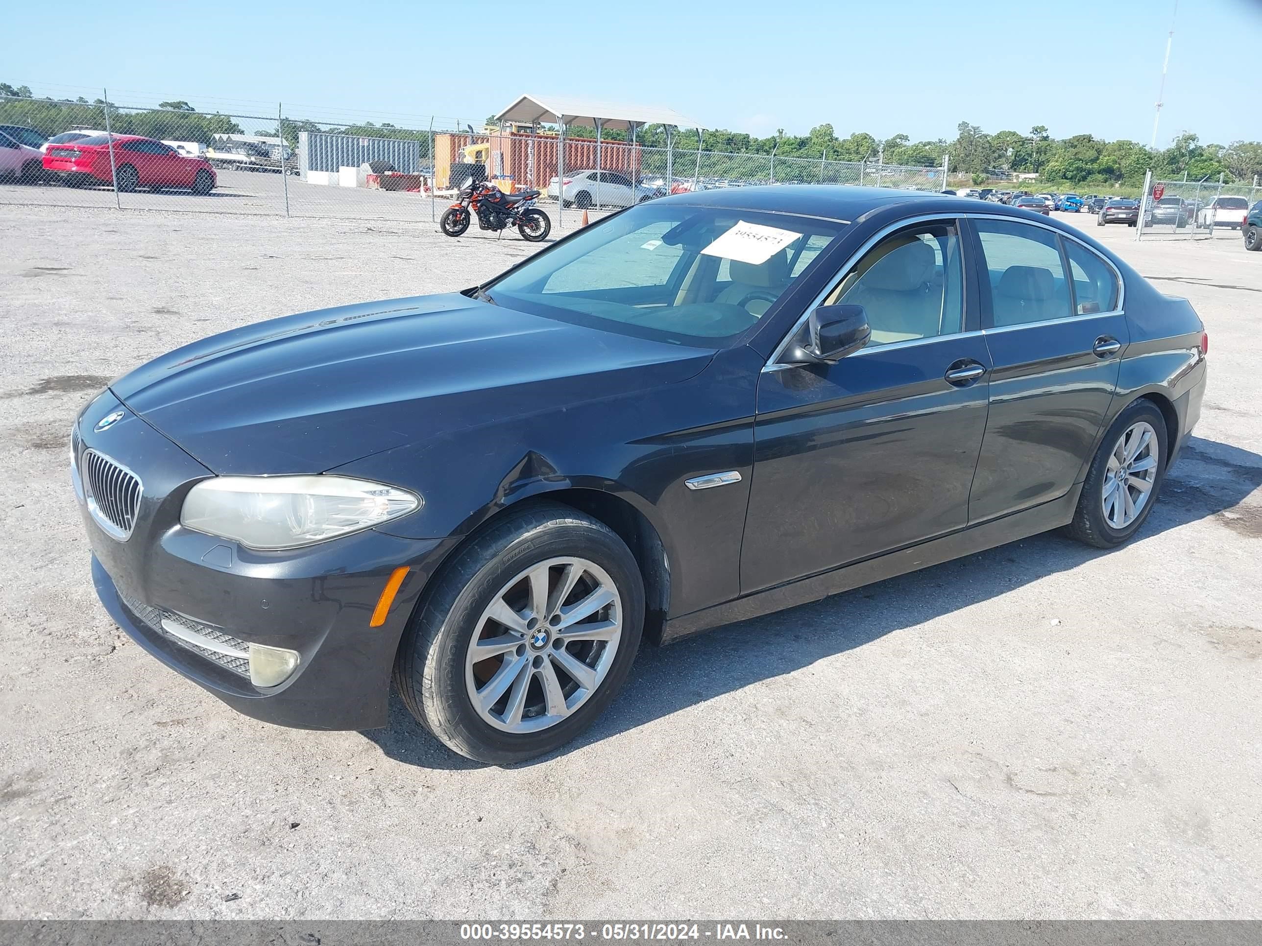 Photo 2 VIN: WBAFR1C5XBC739906 - BMW 5ER 