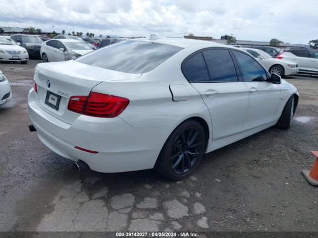 Photo 3 VIN: WBAFR7C50BC806211 - BMW 535I 