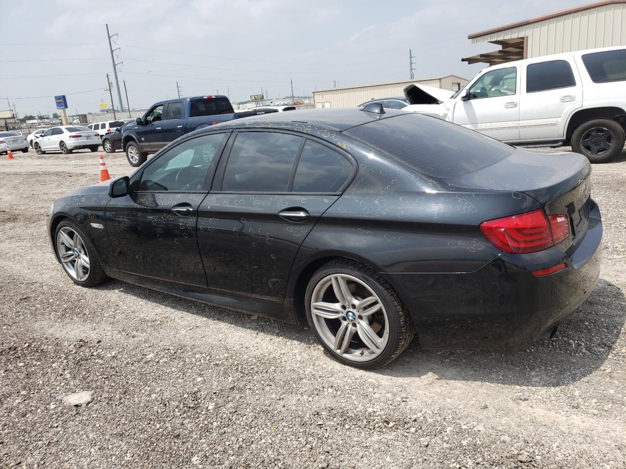 Photo 1 VIN: WBAFR7C50DC818460 - BMW 5ER 