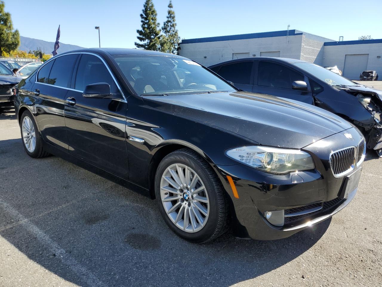 Photo 3 VIN: WBAFR7C50DC823609 - BMW 5ER 