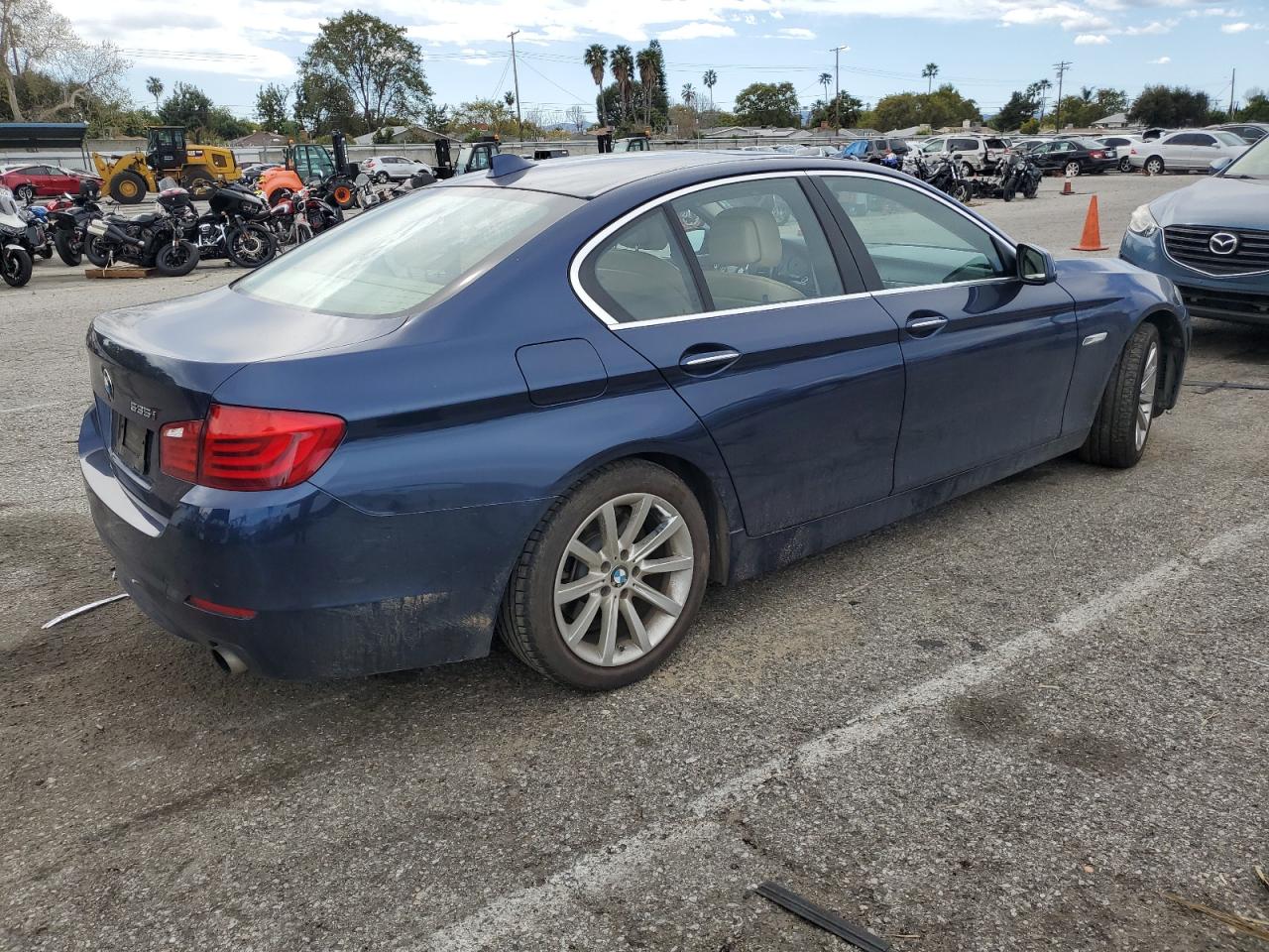 Photo 2 VIN: WBAFR7C51BC804578 - BMW 5ER 