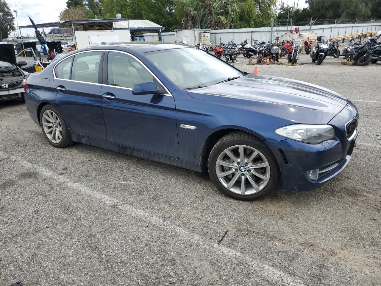 Photo 3 VIN: WBAFR7C51BC804578 - BMW 5ER 