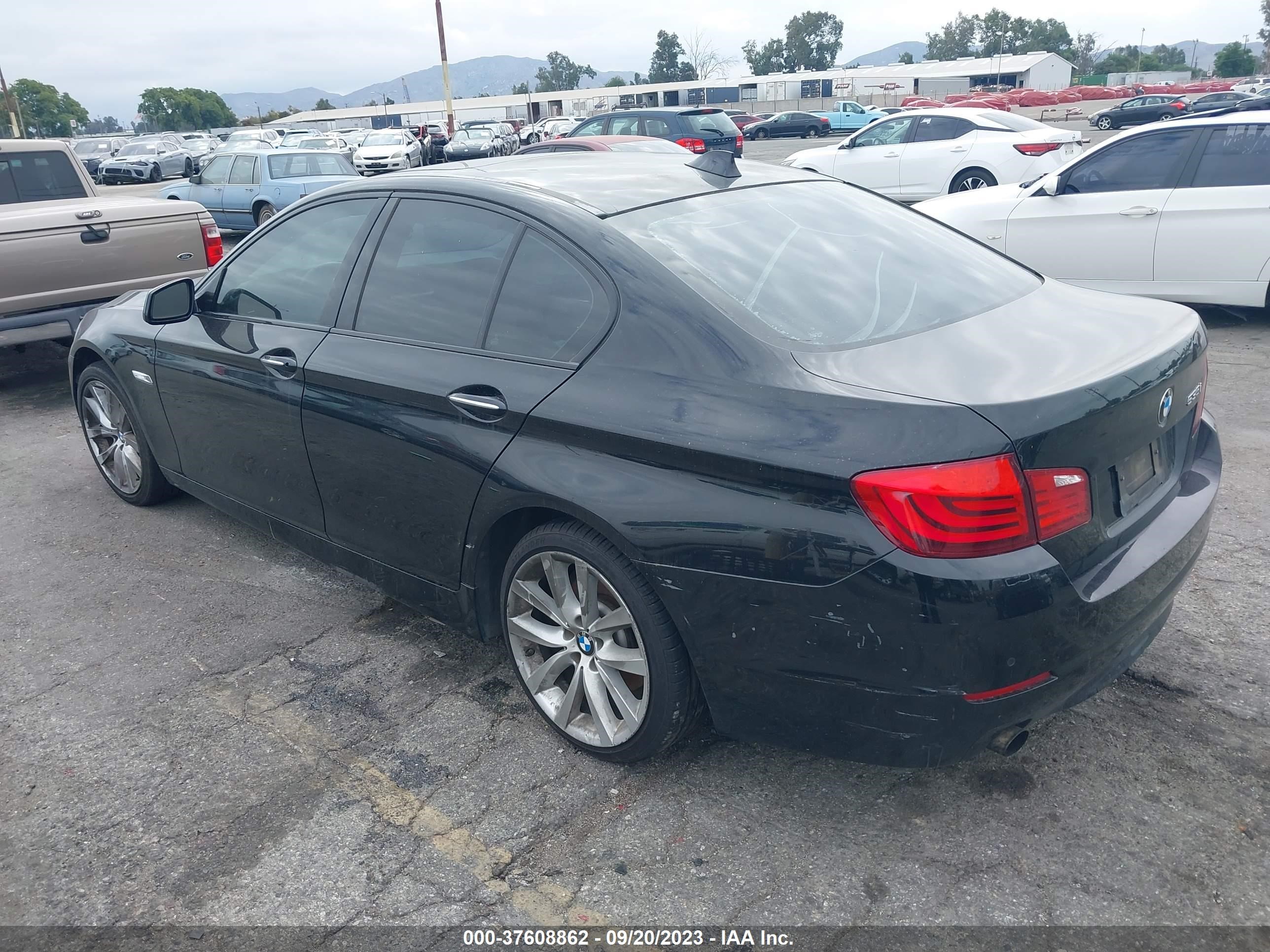 Photo 2 VIN: WBAFR7C52BC805576 - BMW 5ER 