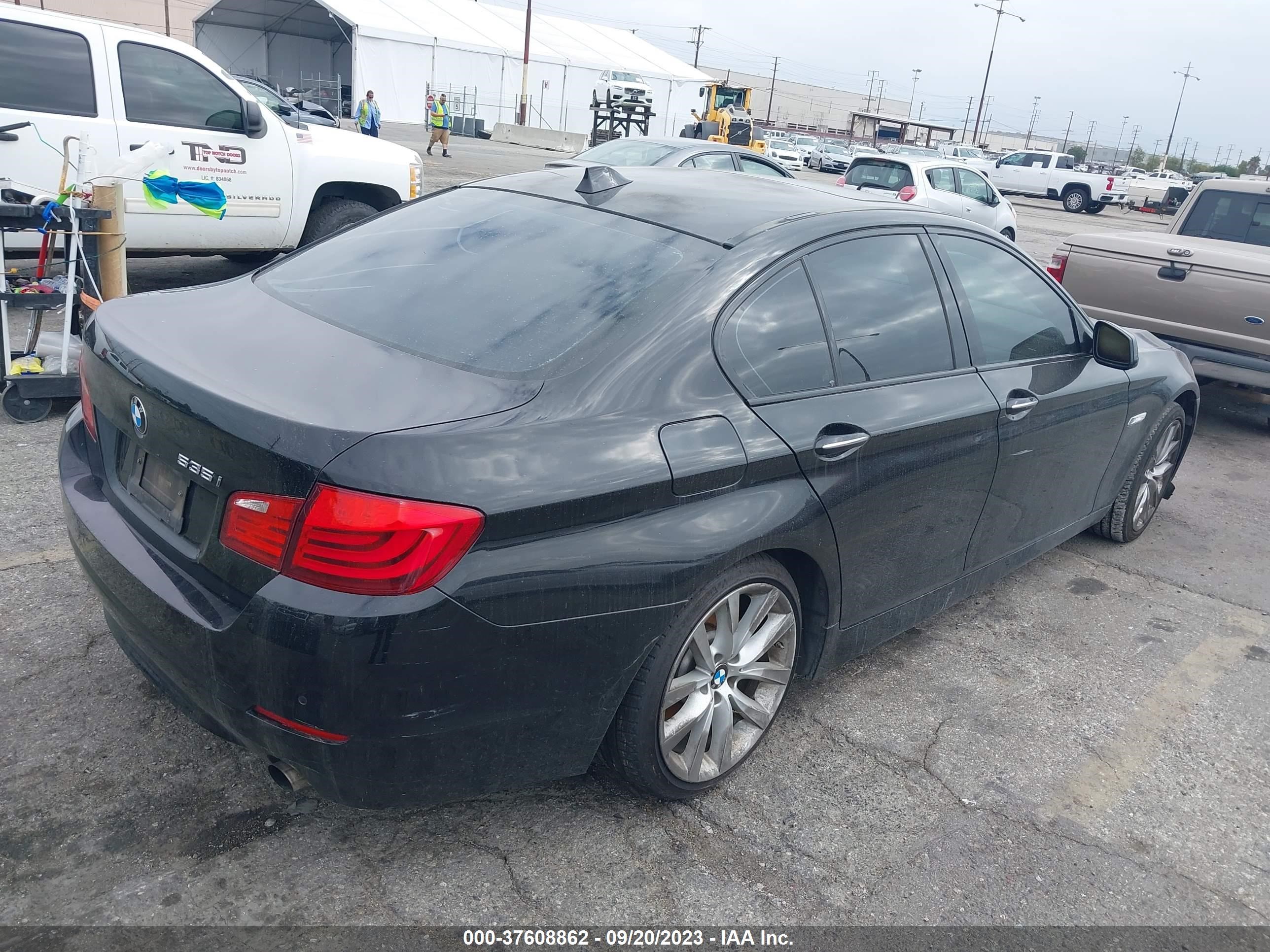 Photo 3 VIN: WBAFR7C52BC805576 - BMW 5ER 