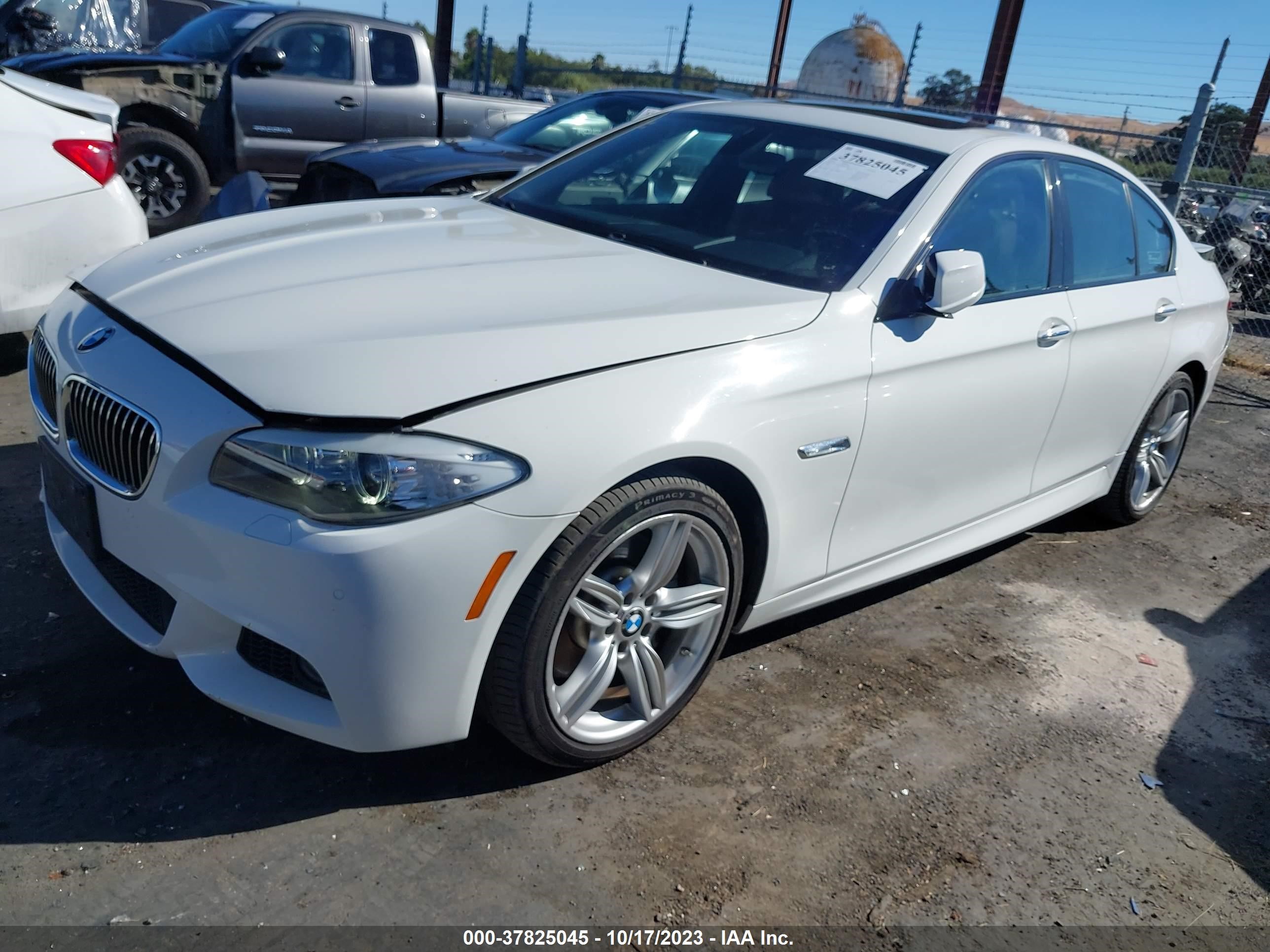 Photo 1 VIN: WBAFR7C52BC807070 - BMW 5ER 