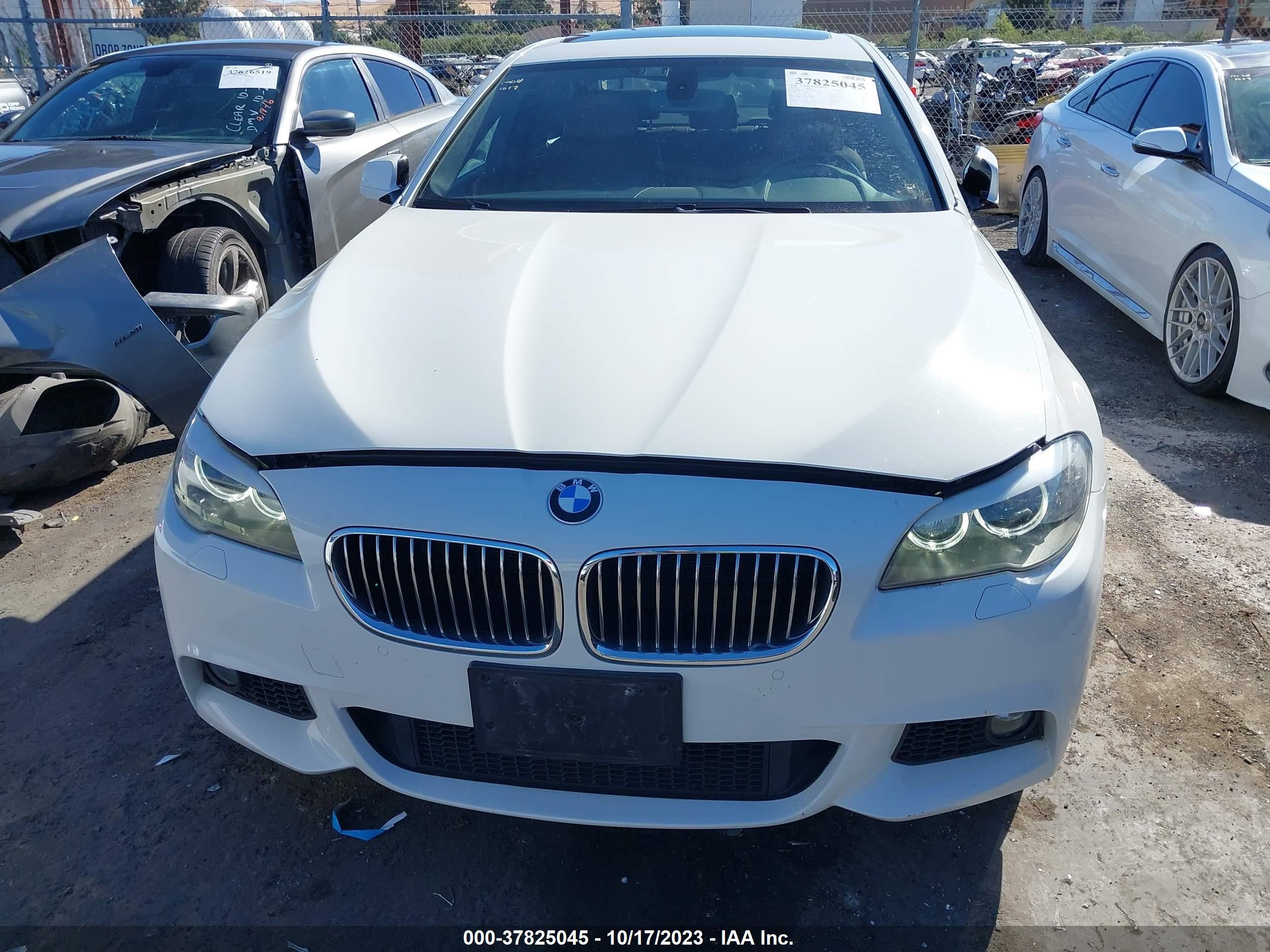 Photo 11 VIN: WBAFR7C52BC807070 - BMW 5ER 