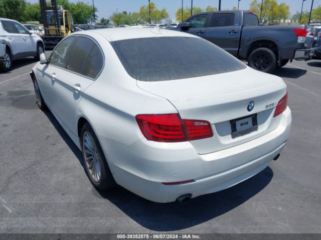 Photo 2 VIN: WBAFR7C53BC805196 - BMW 535 