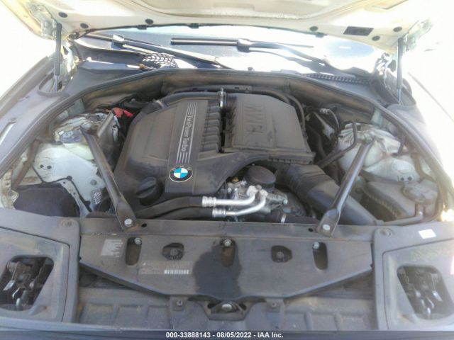 Photo 9 VIN: WBAFR7C54DC824875 - BMW 5 SERIES 