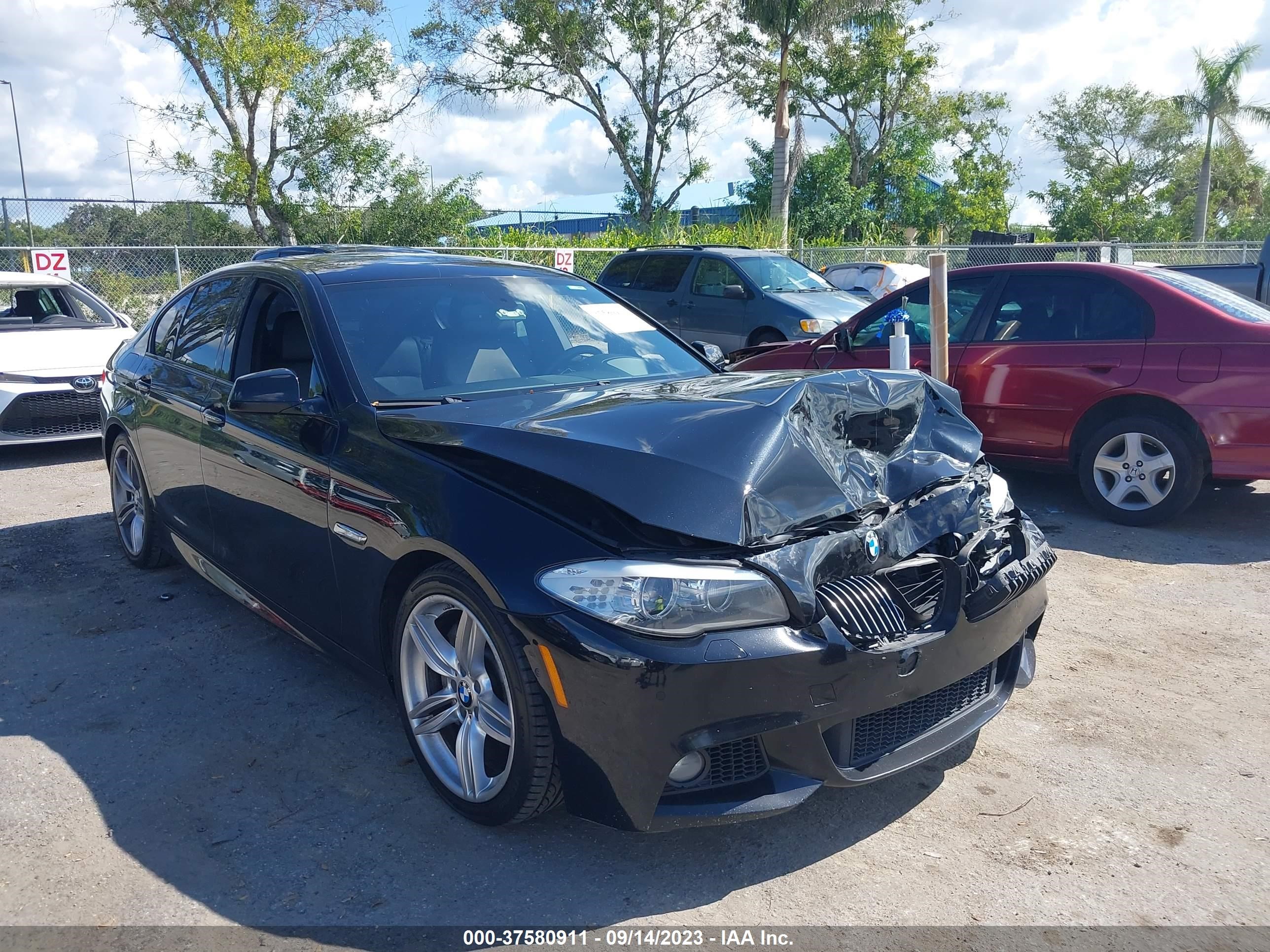 Photo 0 VIN: WBAFR7C54DC826688 - BMW 5ER 