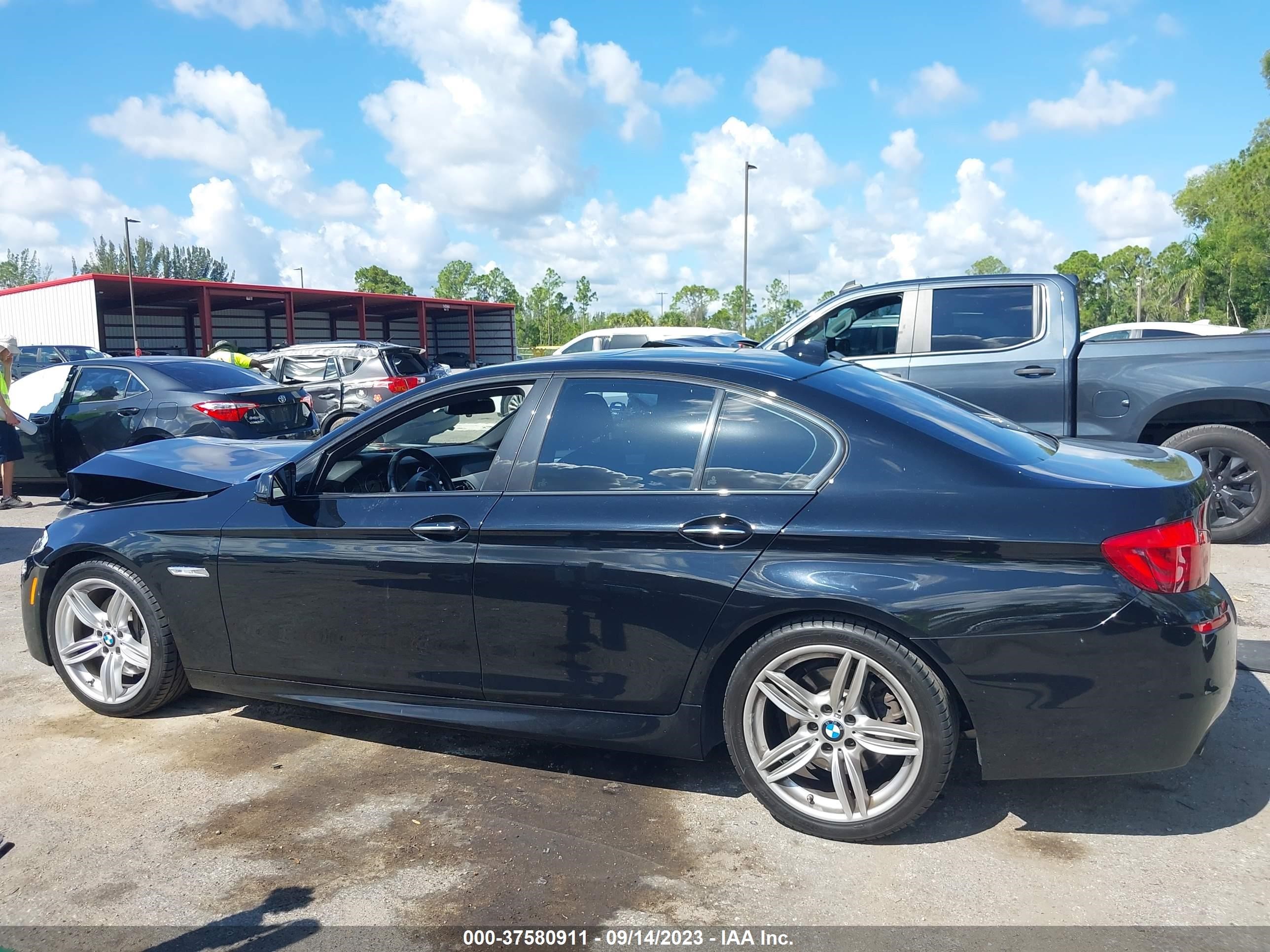 Photo 13 VIN: WBAFR7C54DC826688 - BMW 5ER 