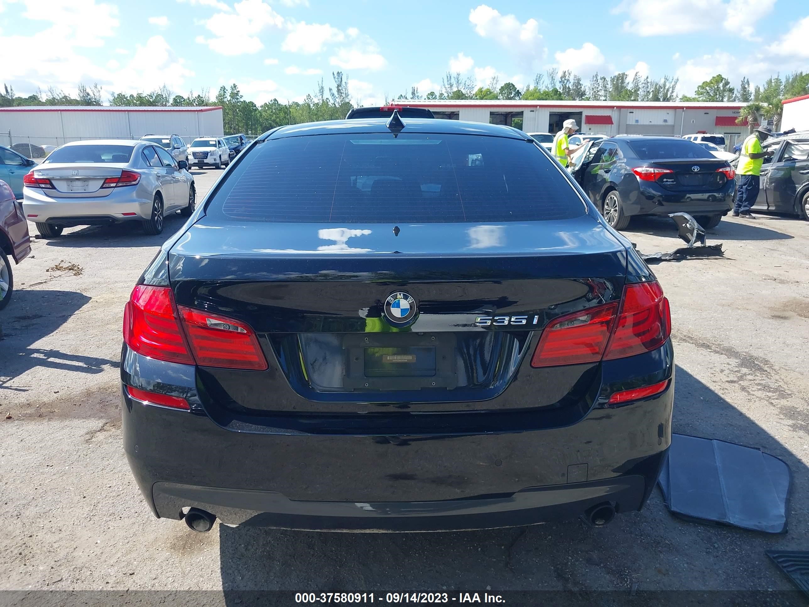 Photo 15 VIN: WBAFR7C54DC826688 - BMW 5ER 