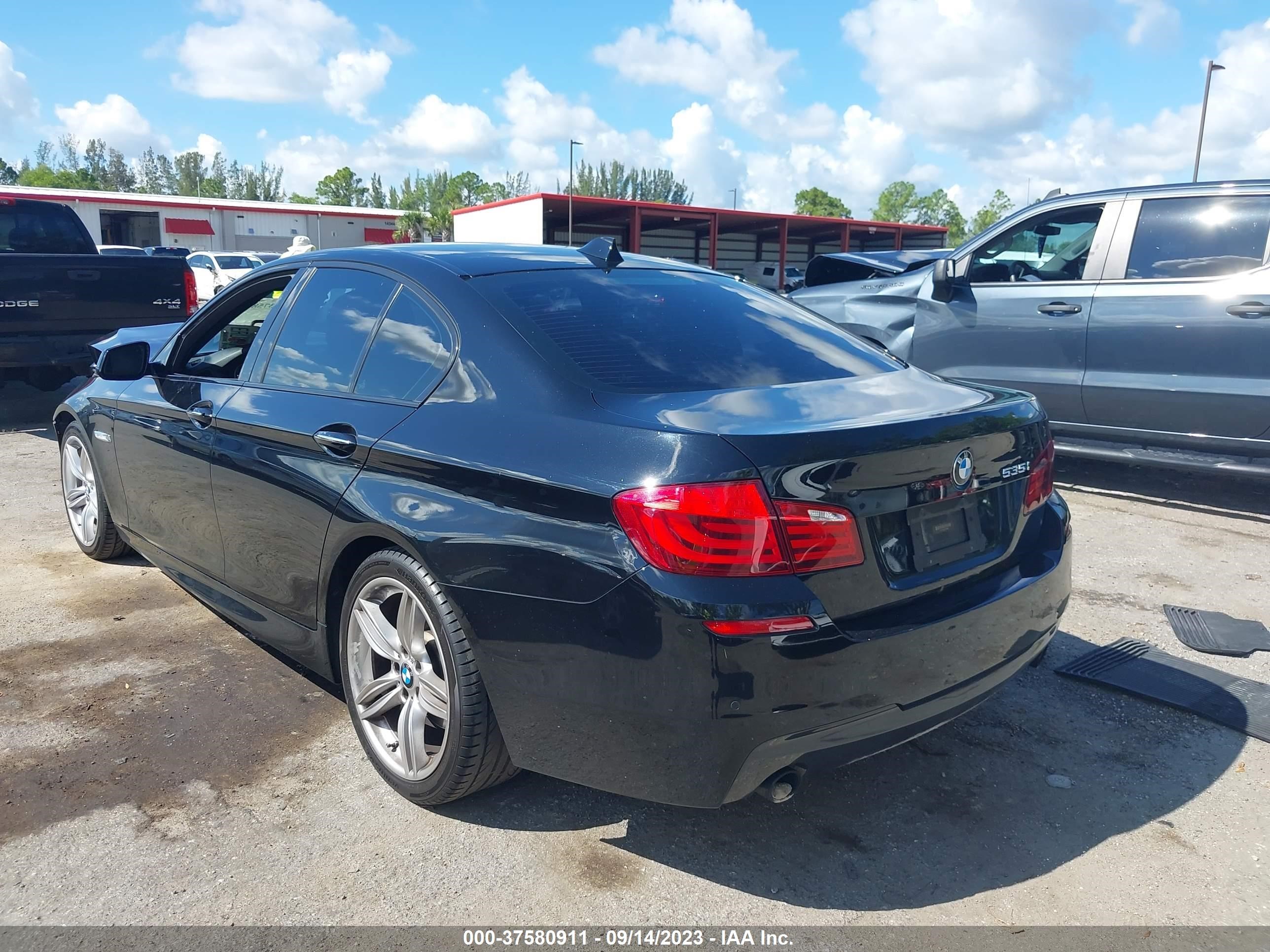 Photo 2 VIN: WBAFR7C54DC826688 - BMW 5ER 