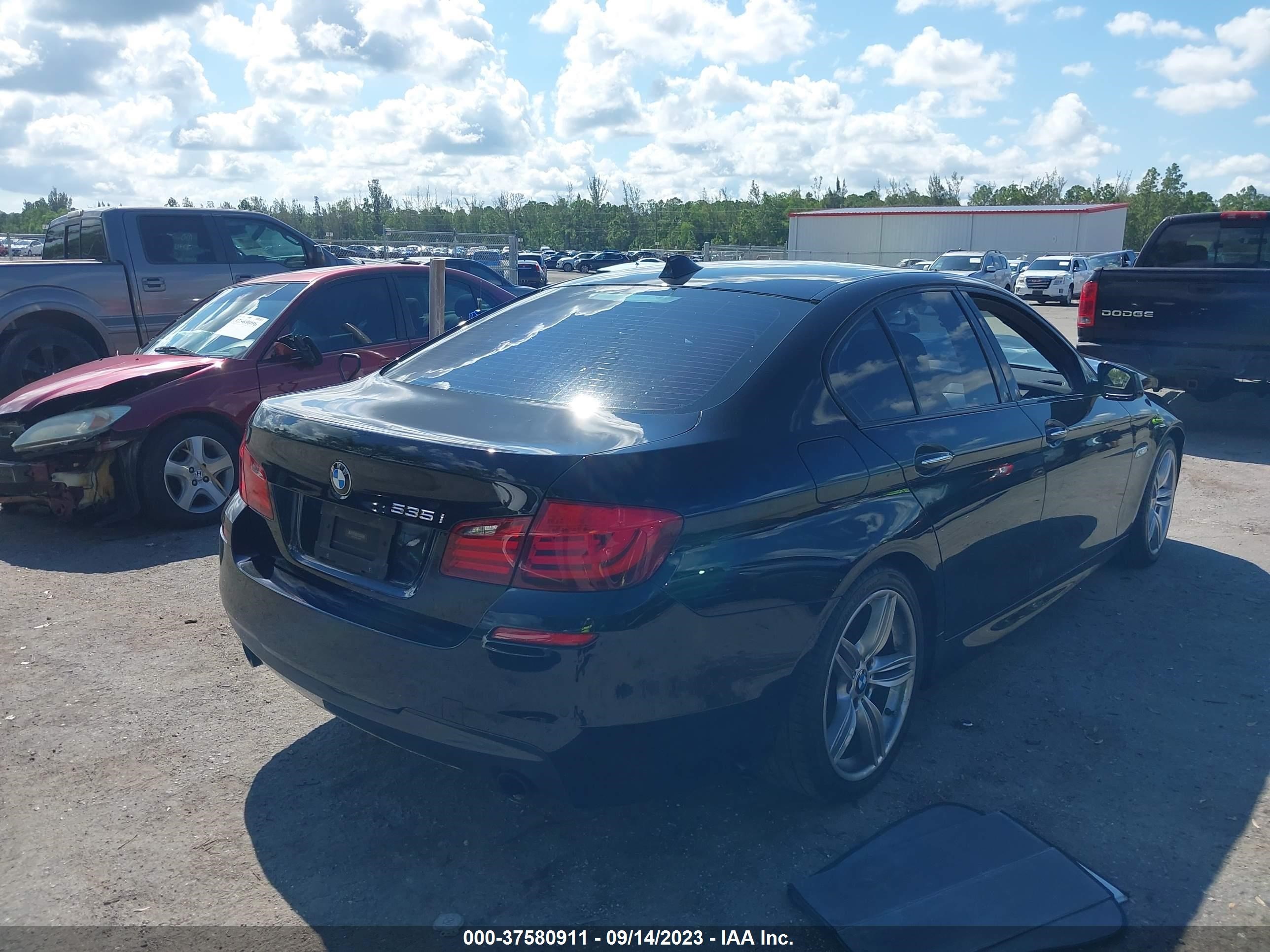 Photo 3 VIN: WBAFR7C54DC826688 - BMW 5ER 