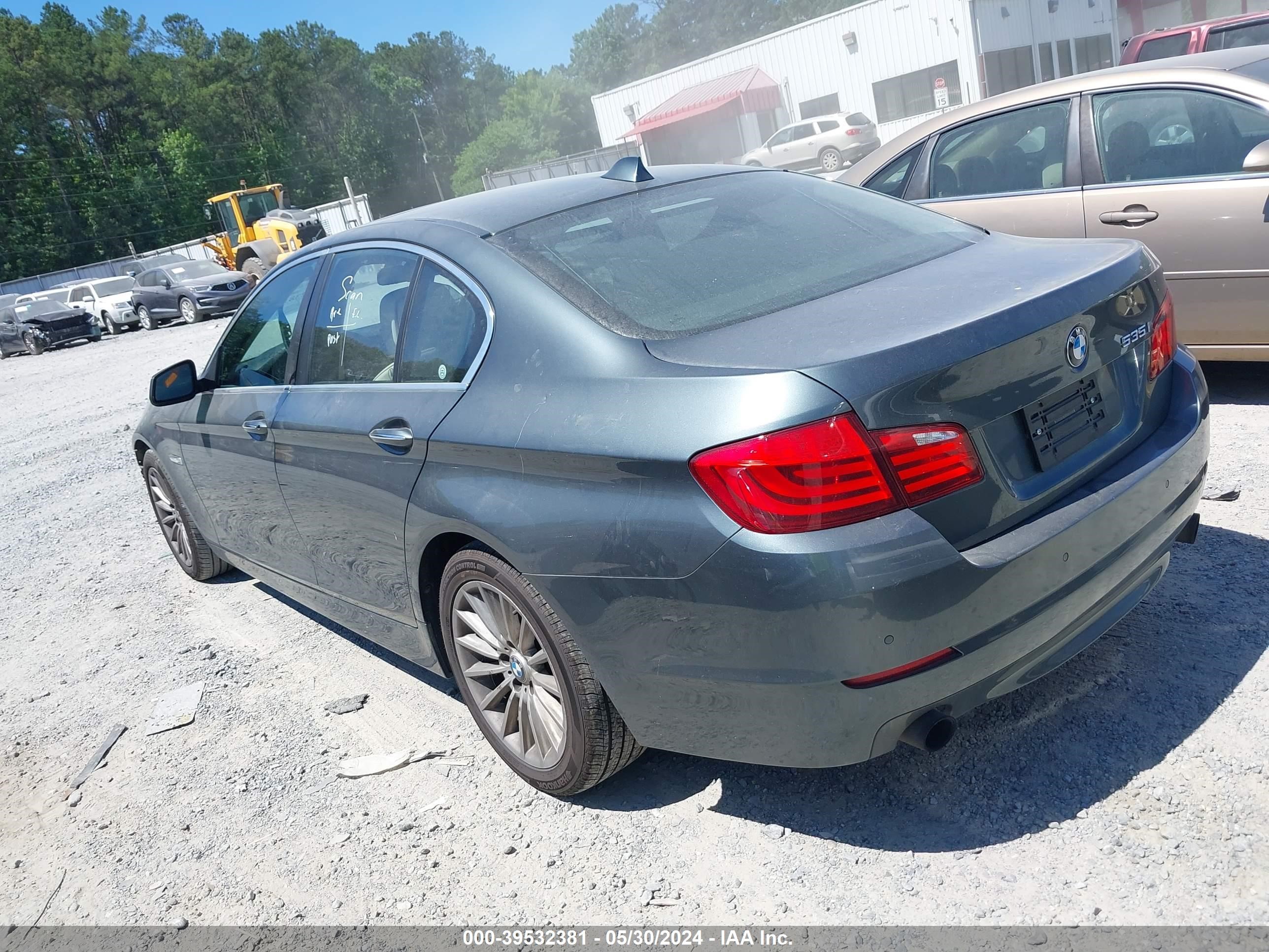 Photo 2 VIN: WBAFR7C55BC604268 - BMW 5ER 