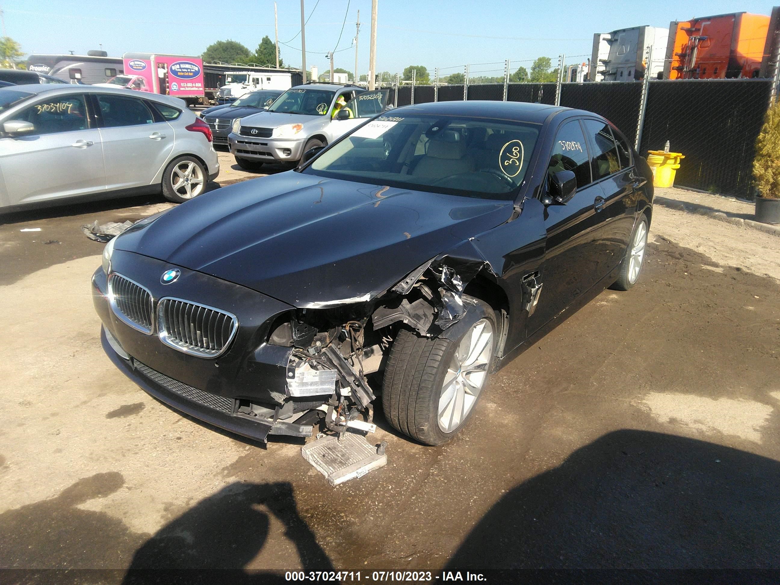 Photo 1 VIN: WBAFR7C55BC802218 - BMW 5ER 