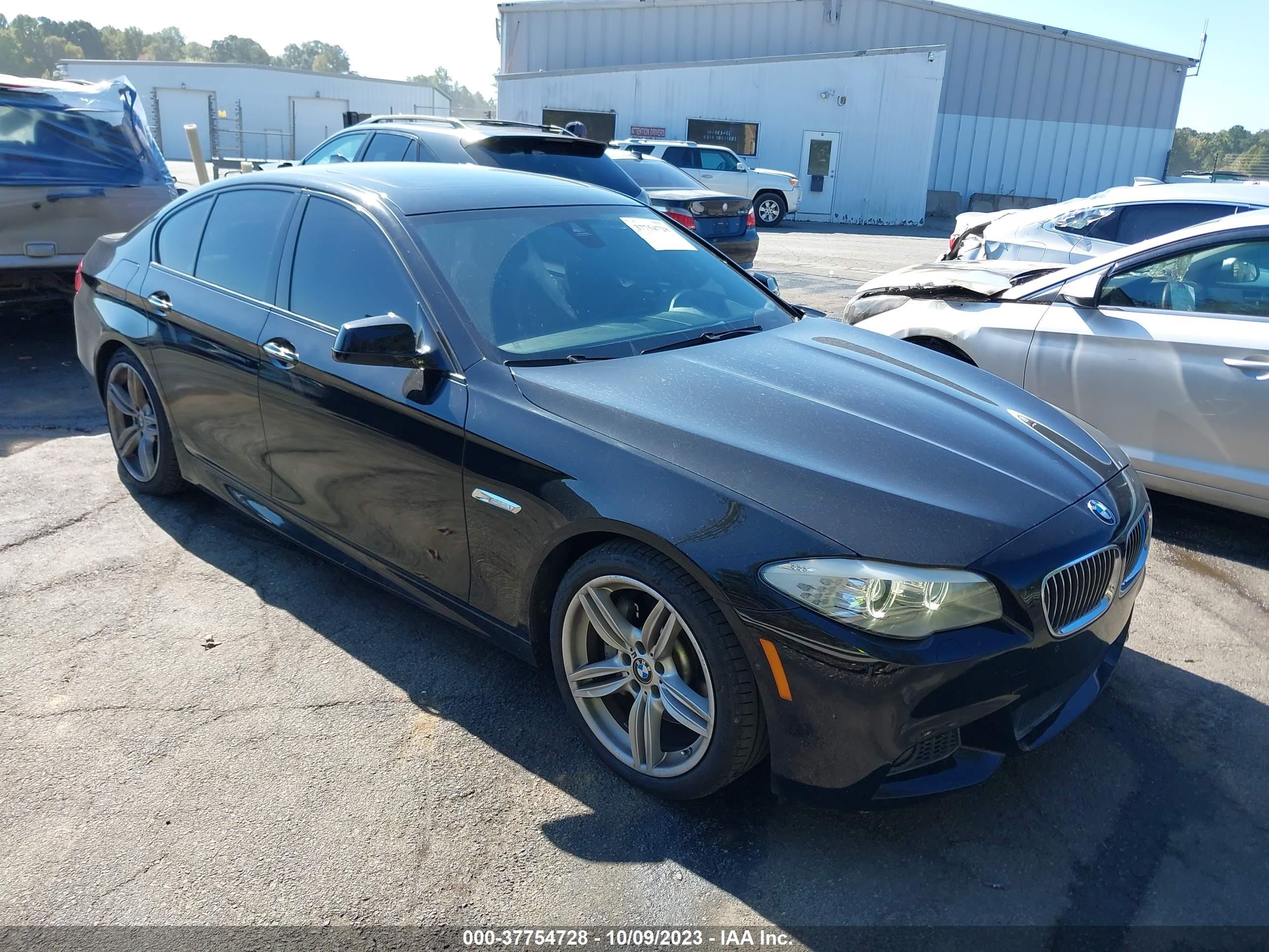 Photo 0 VIN: WBAFR7C55DC818924 - BMW 5ER 