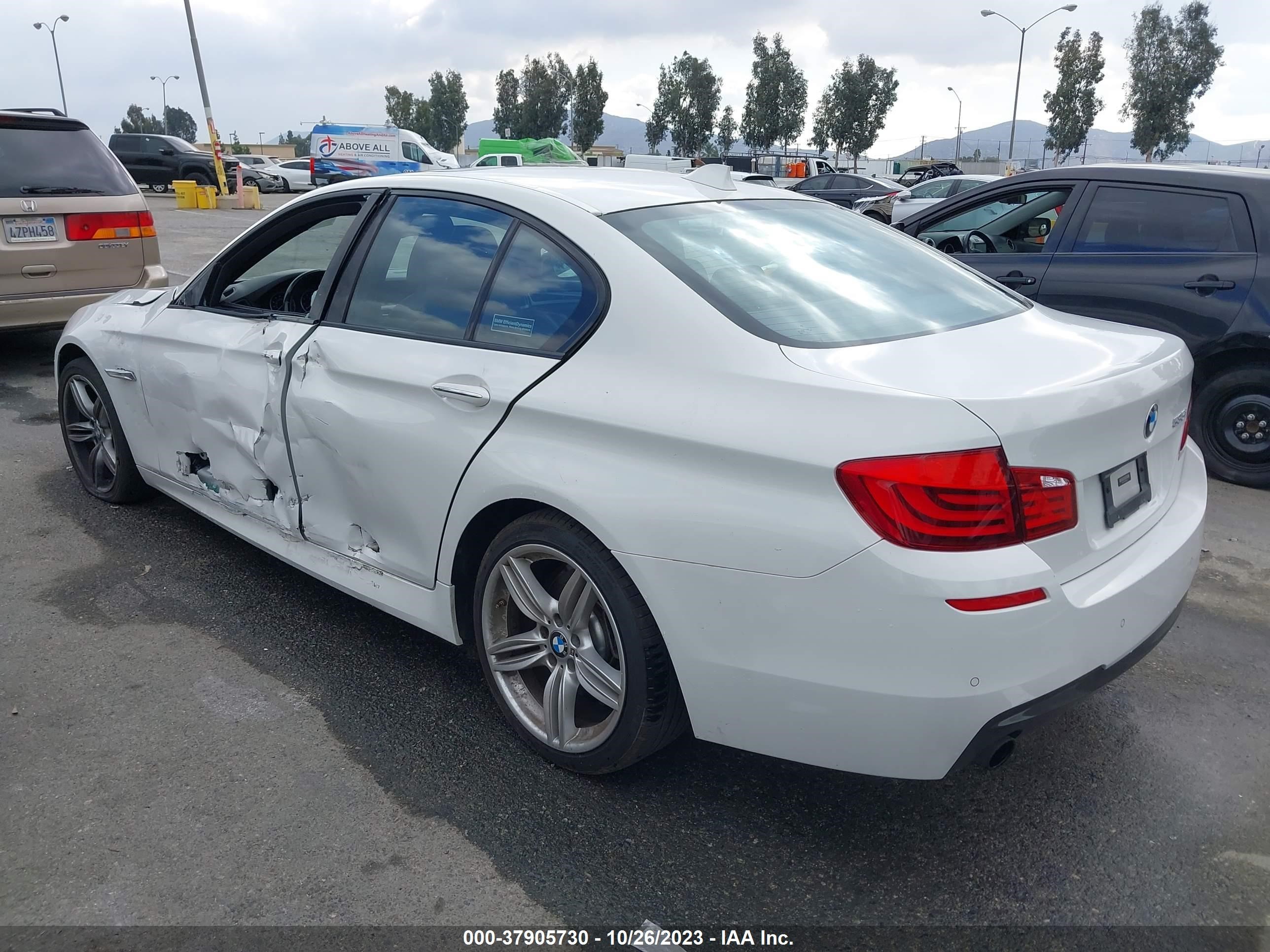 Photo 2 VIN: WBAFR7C56CC813911 - BMW 5ER 