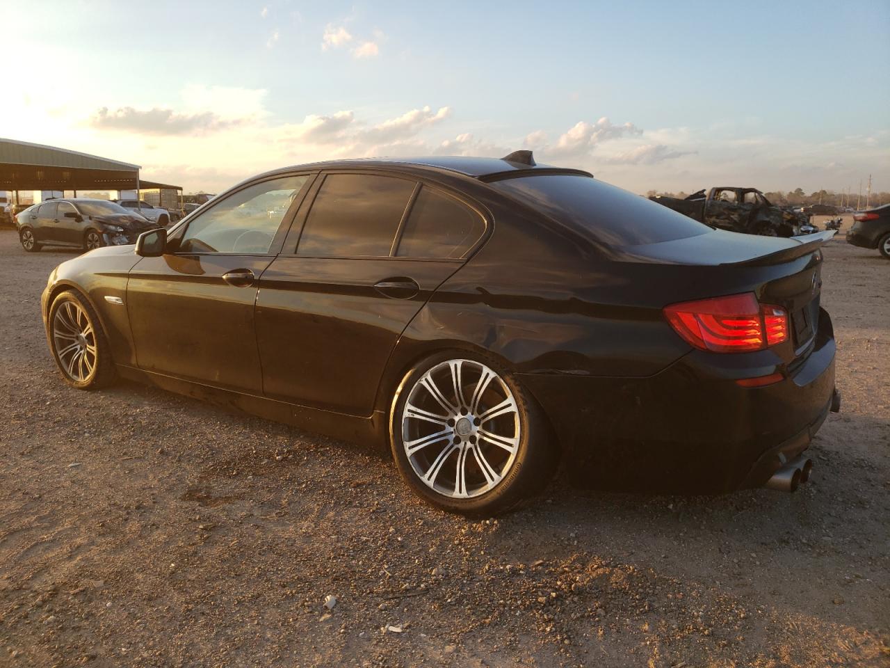 Photo 1 VIN: WBAFR7C57BC806660 - BMW 5ER 