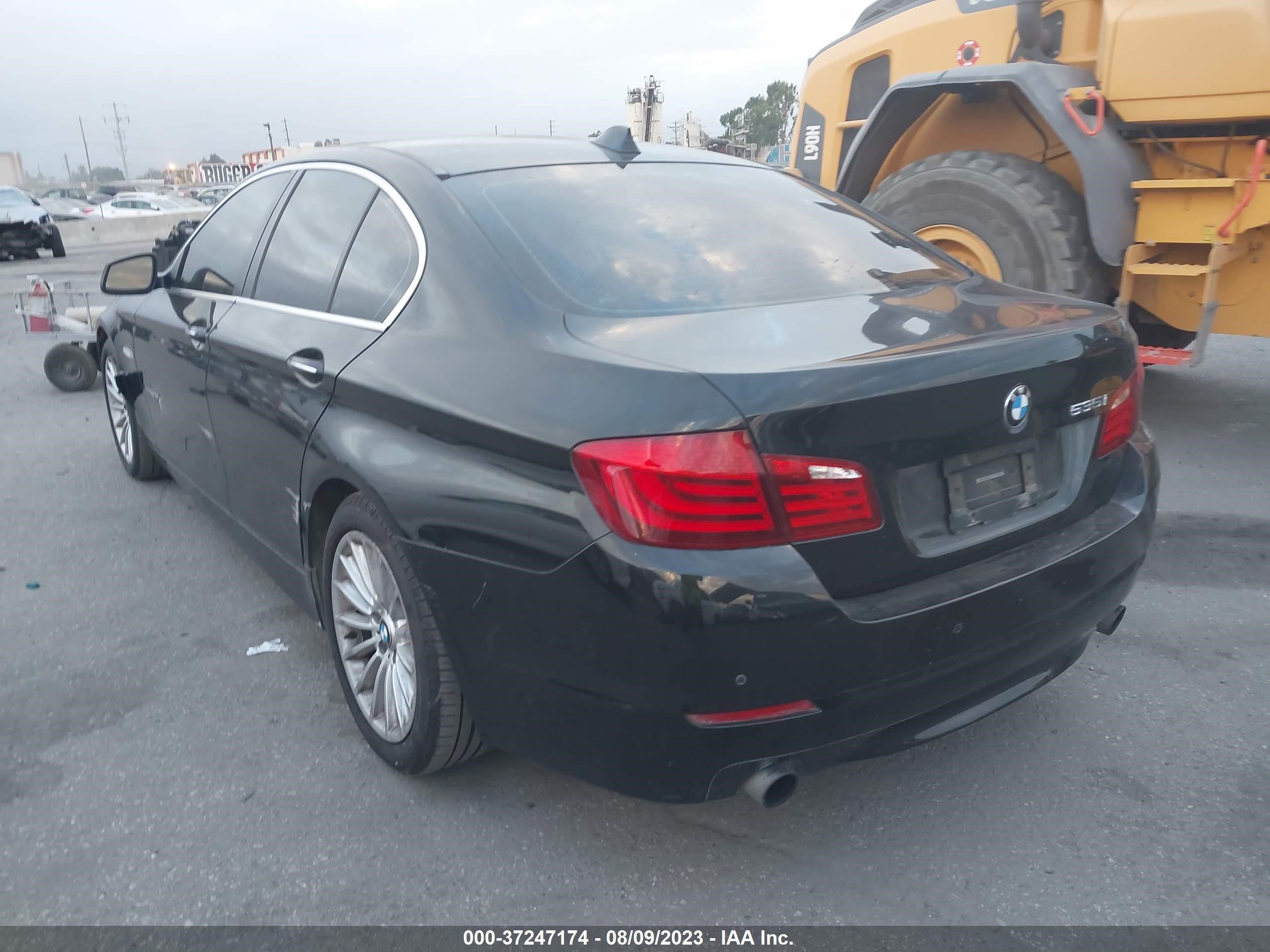 Photo 2 VIN: WBAFR7C58BC605799 - BMW 5ER 