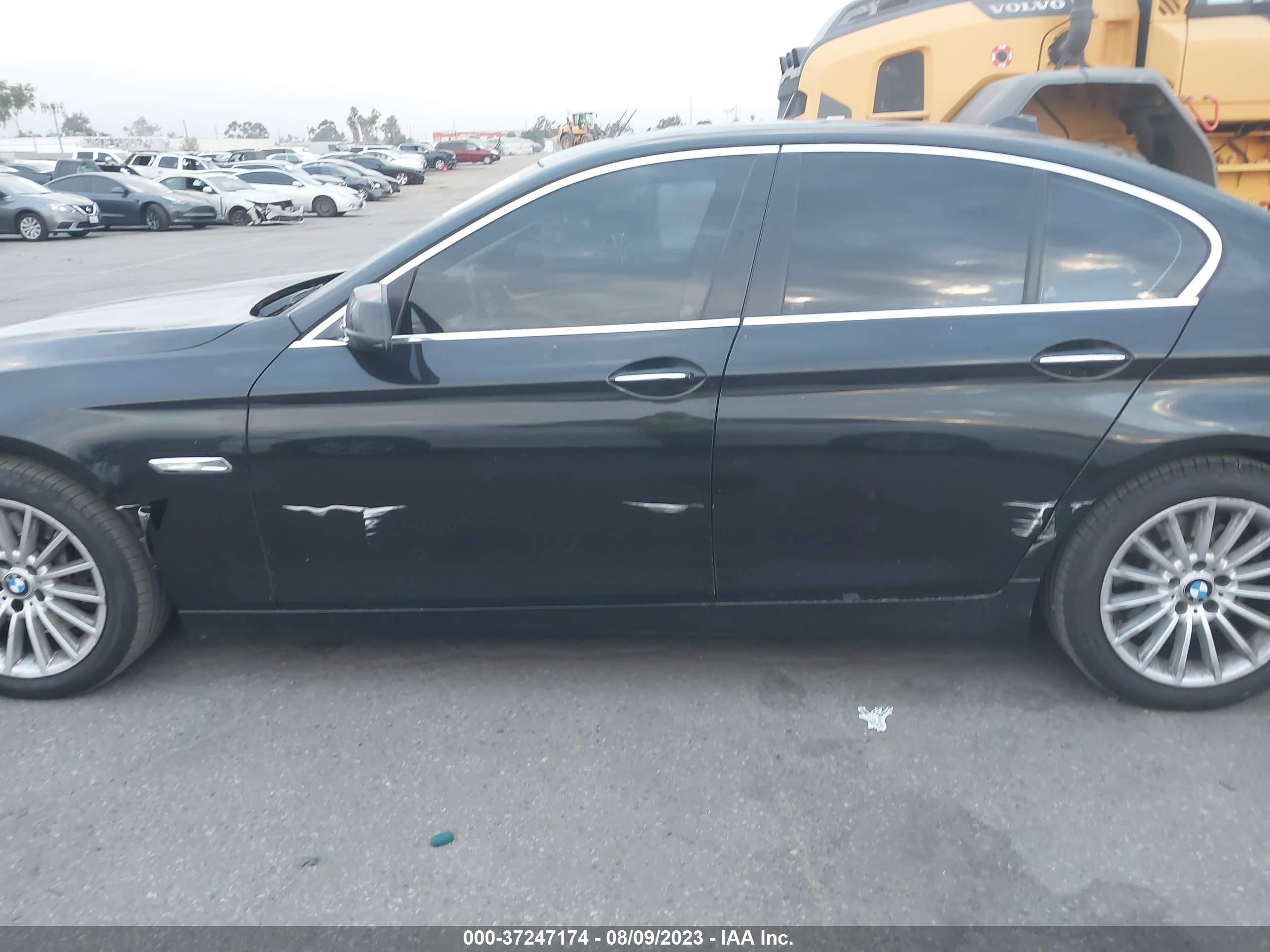 Photo 5 VIN: WBAFR7C58BC605799 - BMW 5ER 