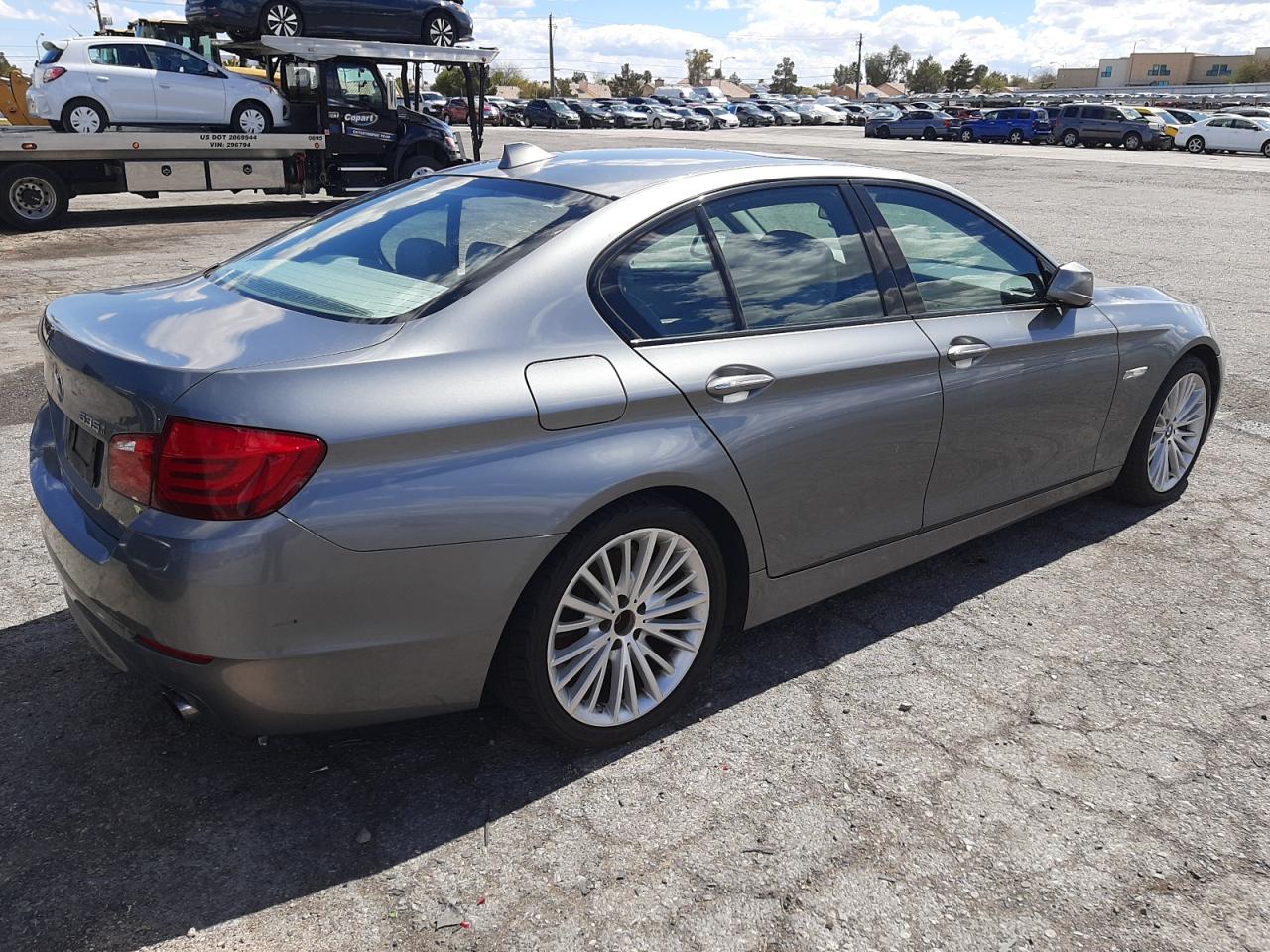 Photo 2 VIN: WBAFR7C58BC606323 - BMW 5ER 