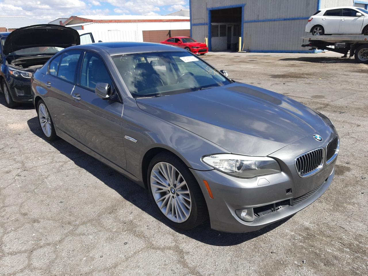 Photo 3 VIN: WBAFR7C58BC606323 - BMW 5ER 