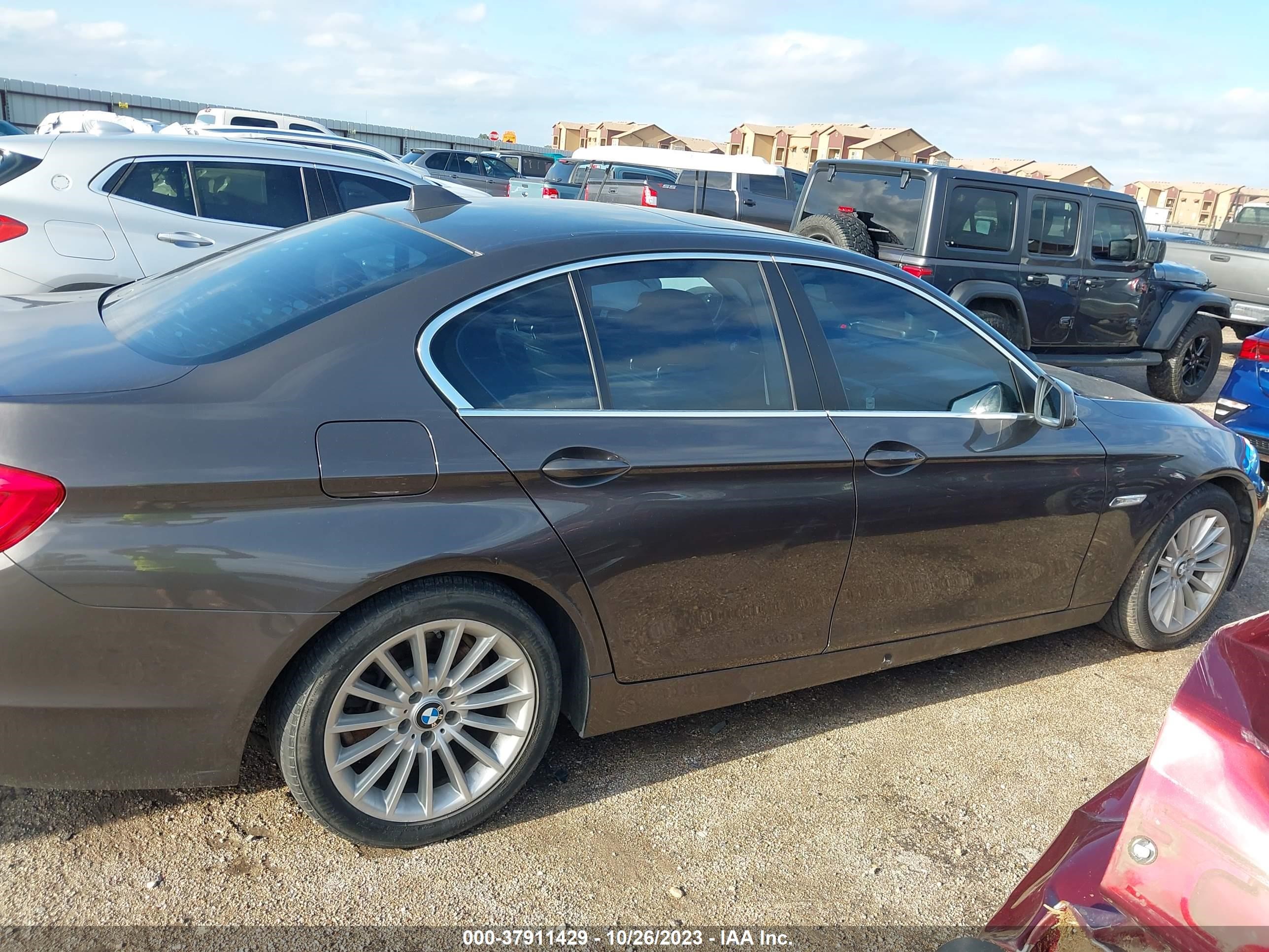 Photo 12 VIN: WBAFR7C58BC608296 - BMW 5ER 