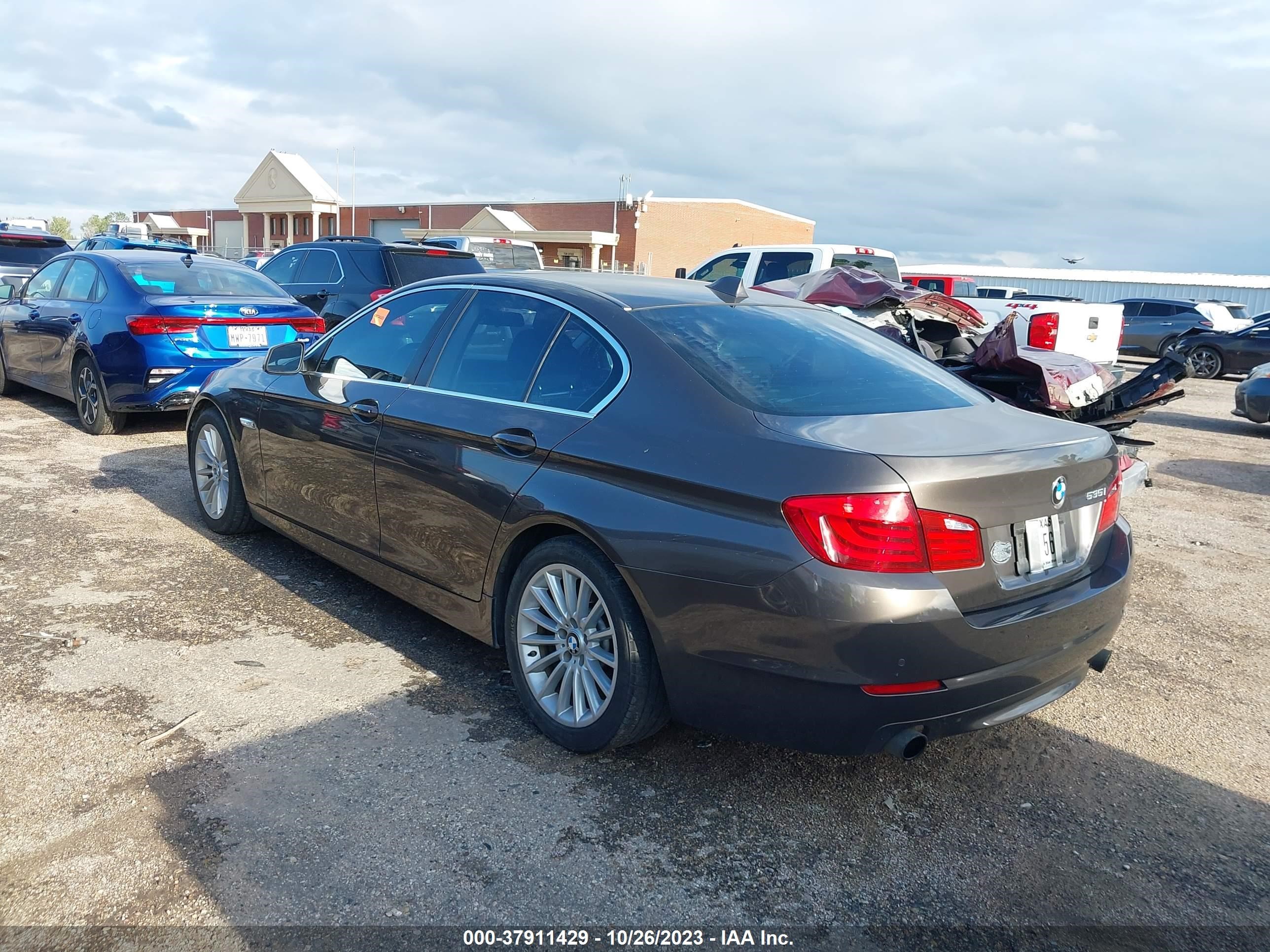 Photo 2 VIN: WBAFR7C58BC608296 - BMW 5ER 