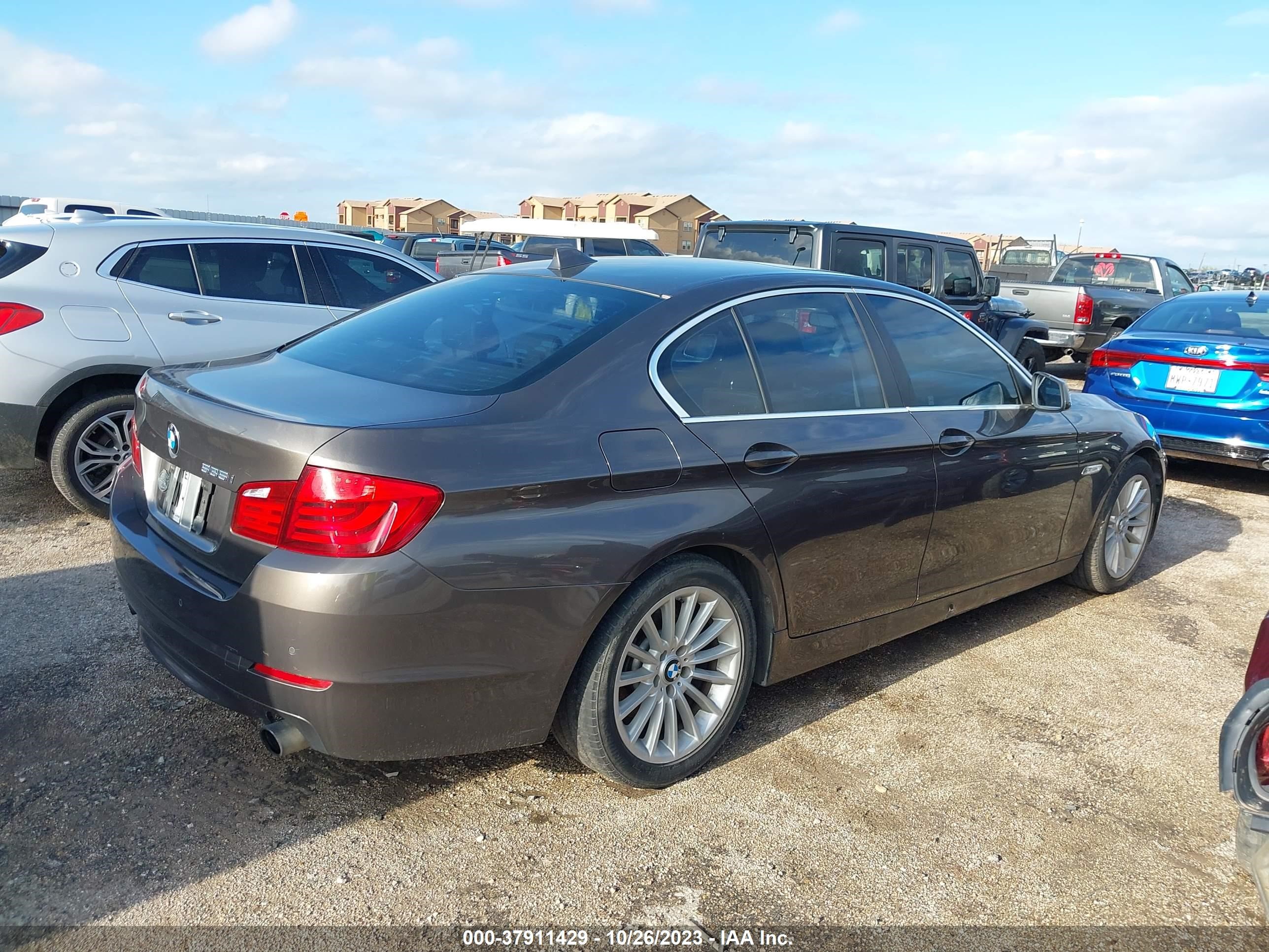 Photo 3 VIN: WBAFR7C58BC608296 - BMW 5ER 