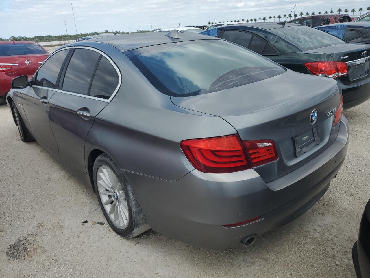 Photo 2 VIN: WBAFR7C58BC804304 - BMW 5ER 