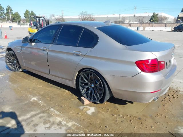 Photo 2 VIN: WBAFR7C5XBC267855 - BMW 535I 