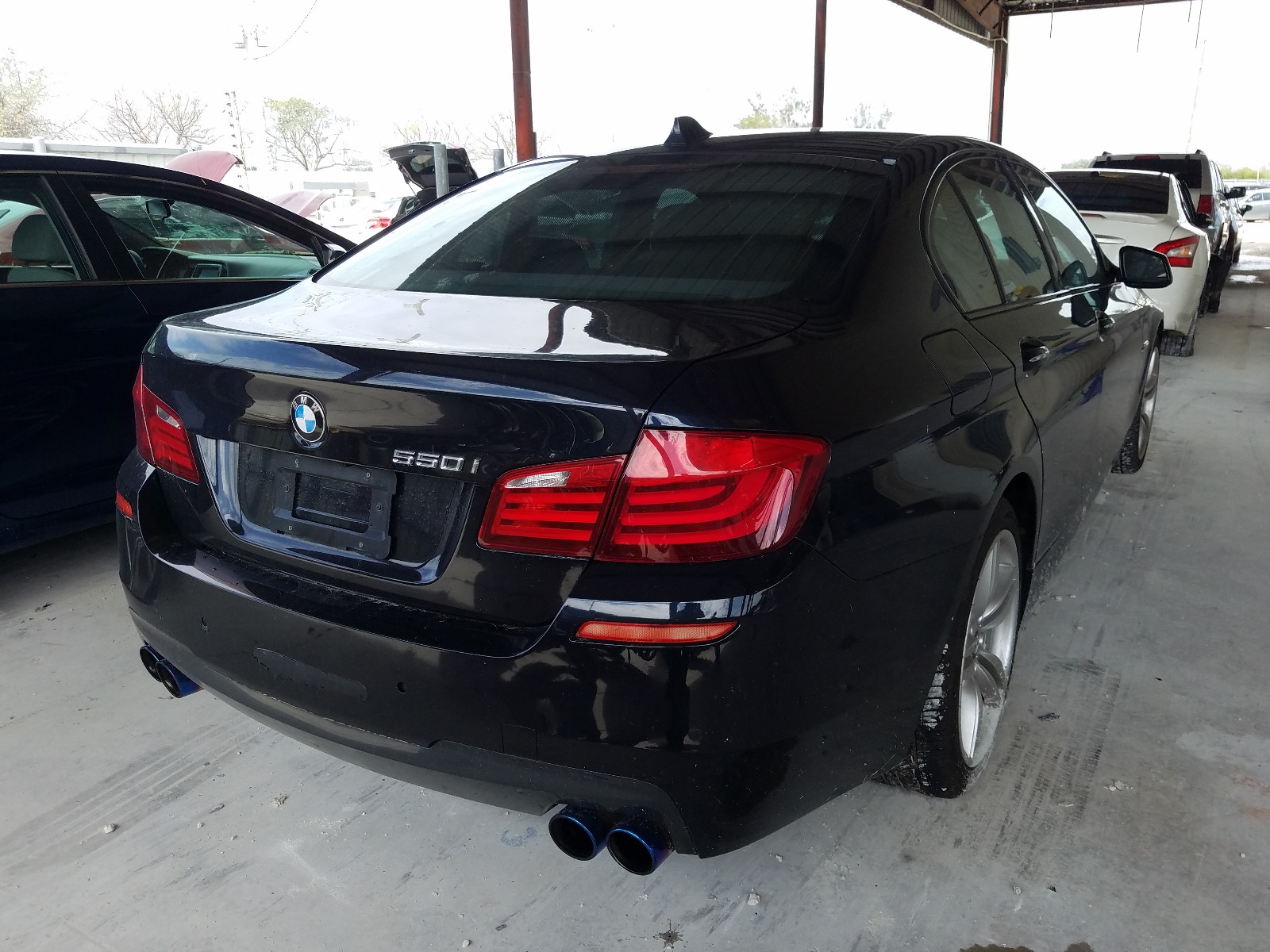 Photo 3 VIN: WBAFR9C50BC758866 - BMW 550 I 