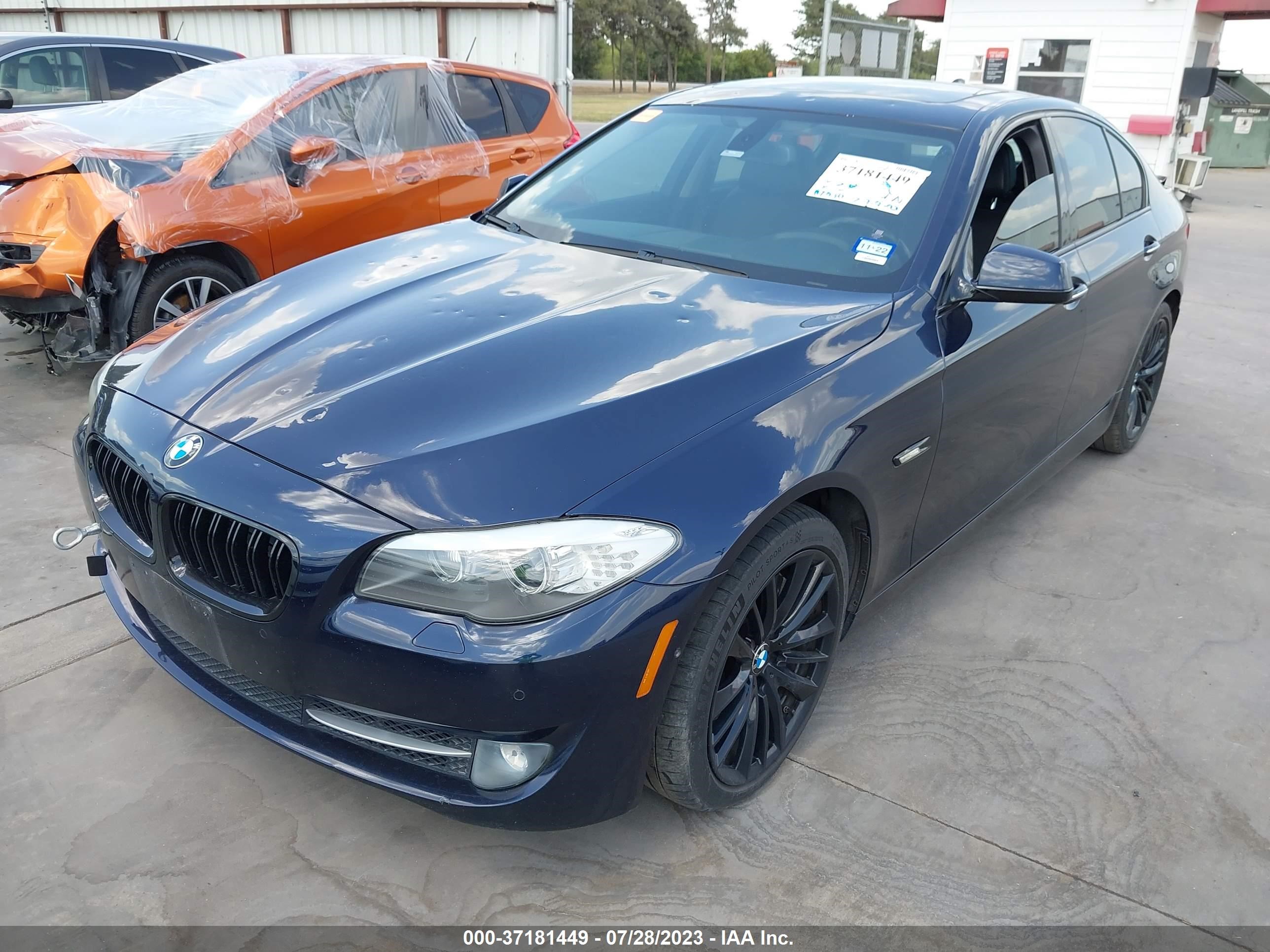 Photo 1 VIN: WBAFR9C52BC271264 - BMW 5ER 