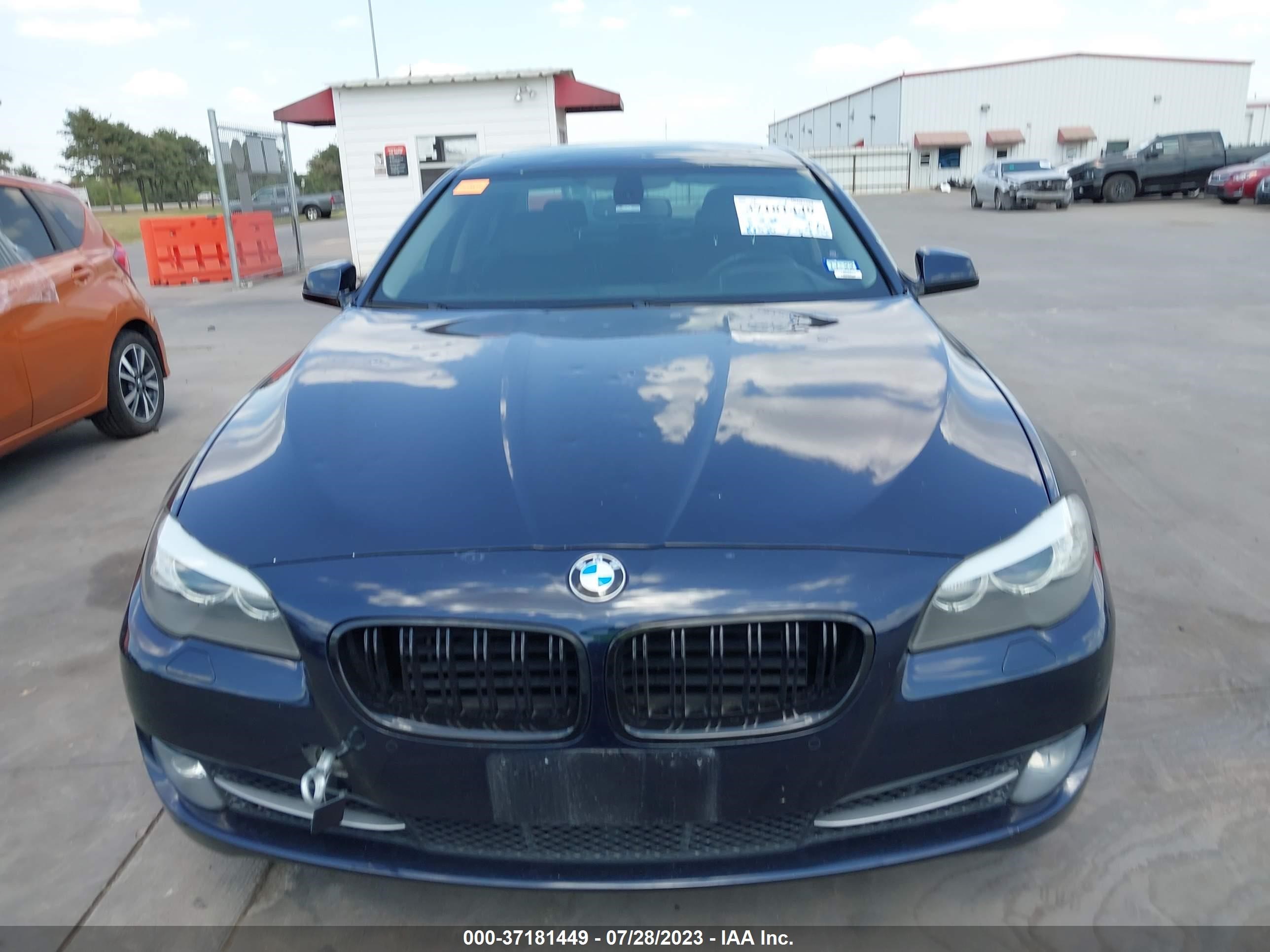 Photo 12 VIN: WBAFR9C52BC271264 - BMW 5ER 