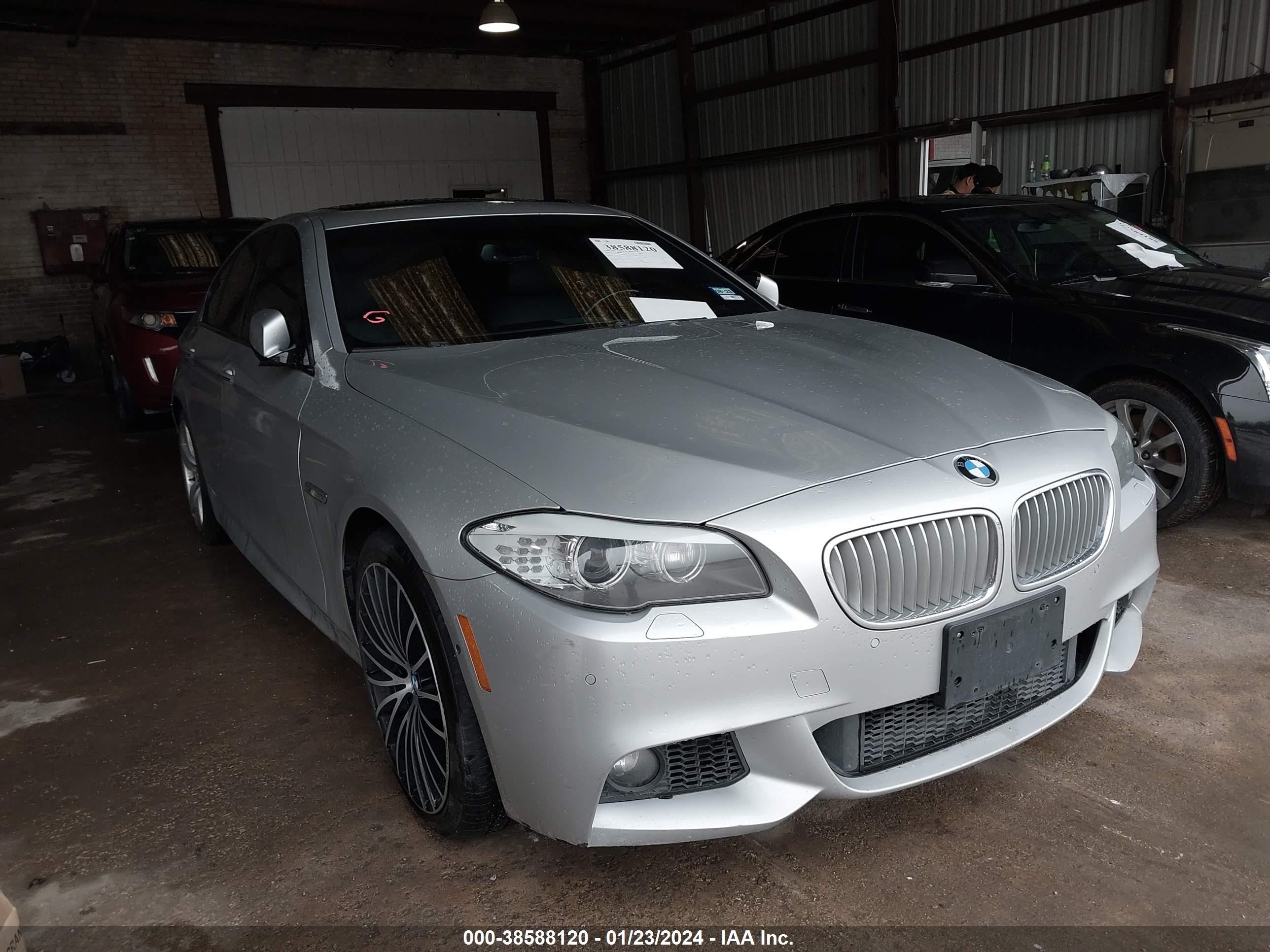 Photo 0 VIN: WBAFR9C55CDX78770 - BMW 5ER 