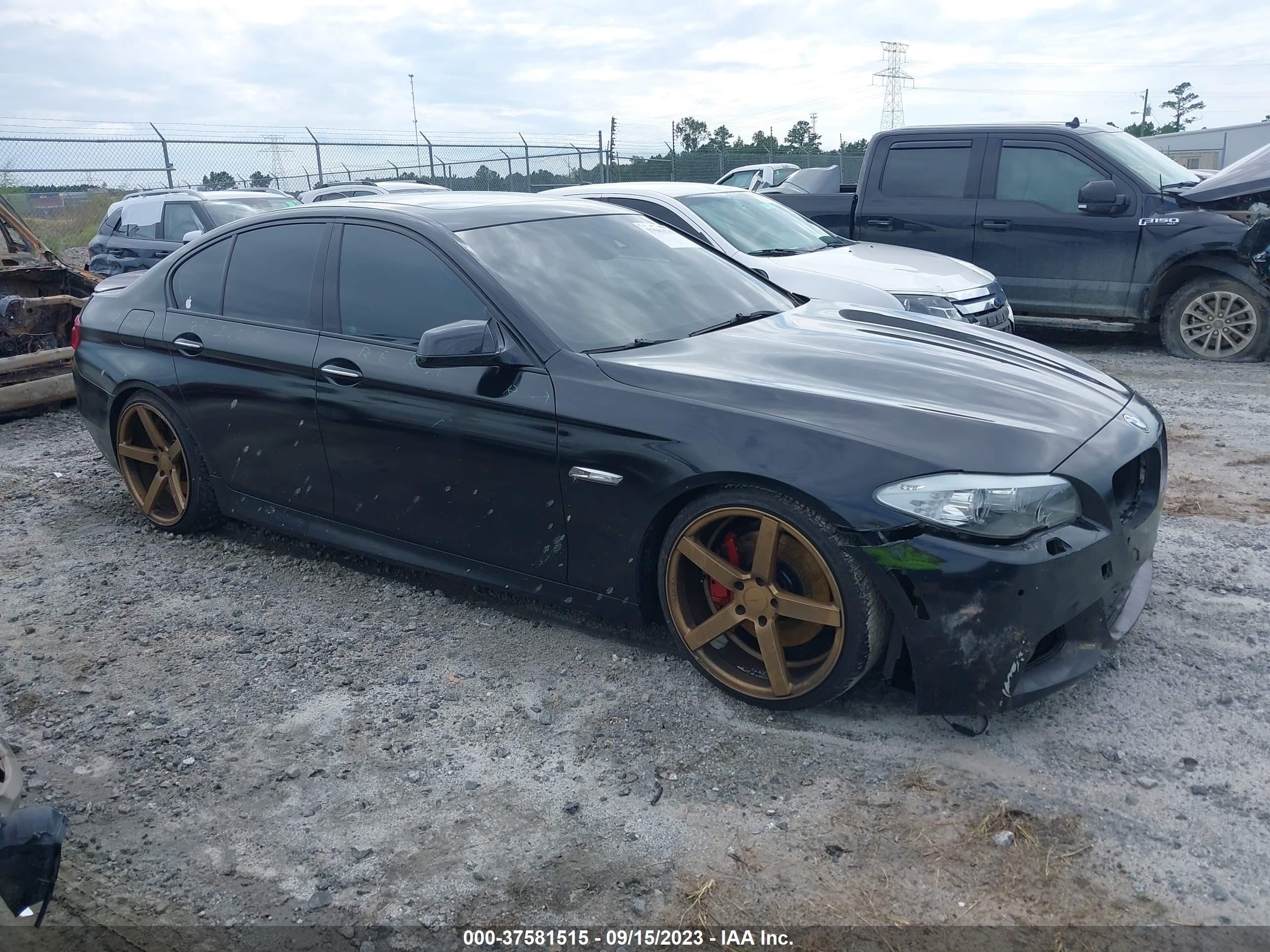 Photo 0 VIN: WBAFR9C56BC758046 - BMW 5ER 