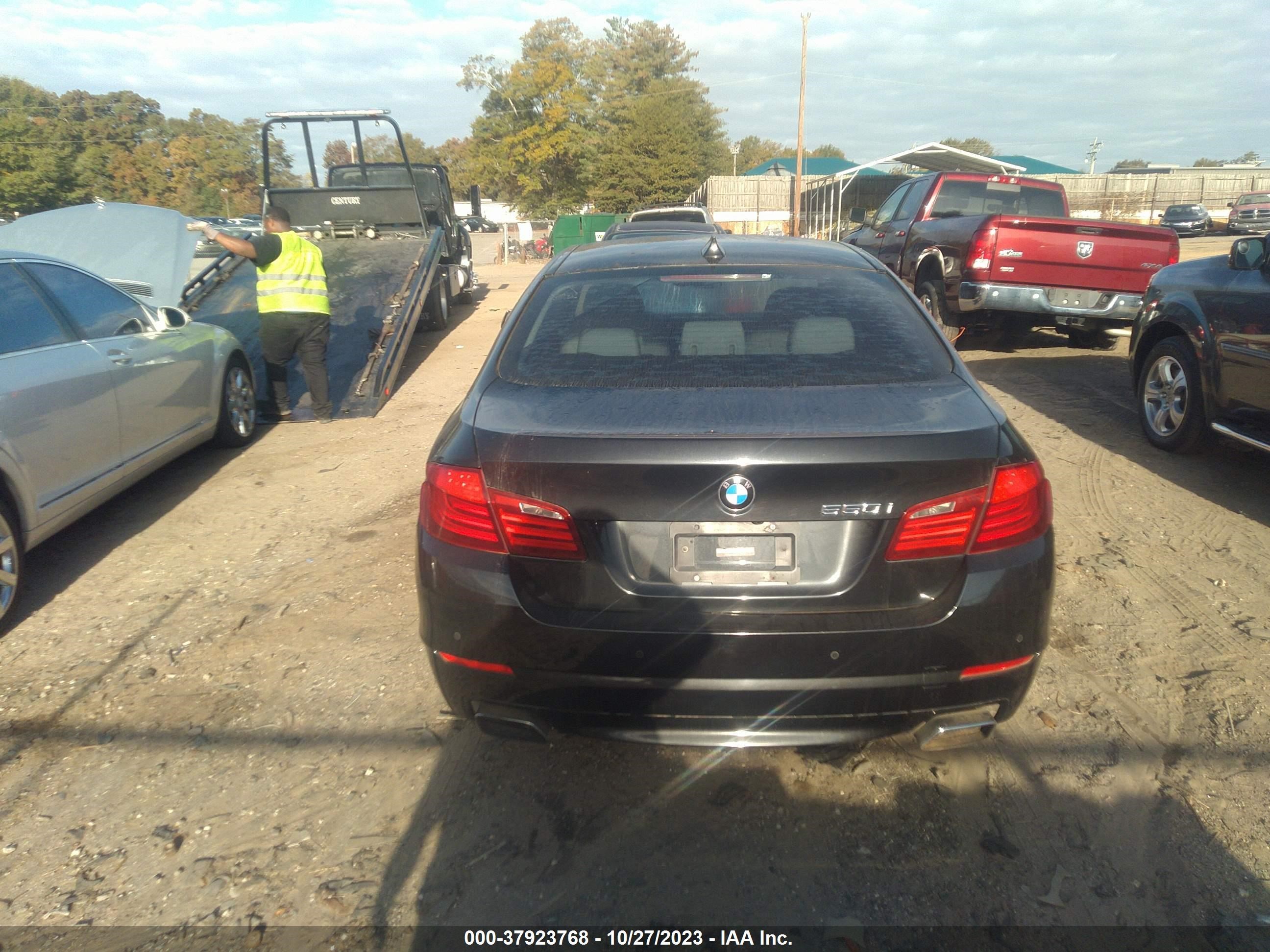 Photo 15 VIN: WBAFR9C57BC617762 - BMW 5ER 