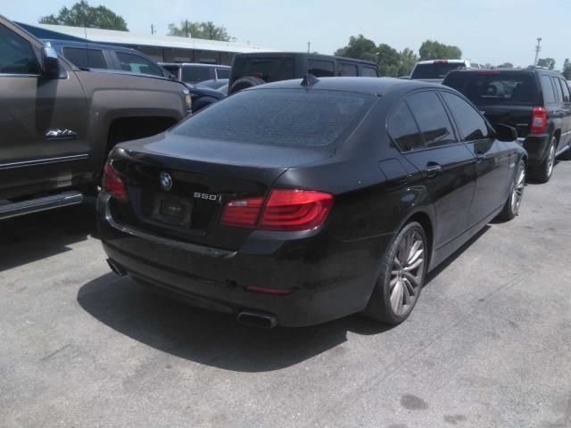 Photo 2 VIN: WBAFR9C5XBC599595 - BMW 5 SERIES 