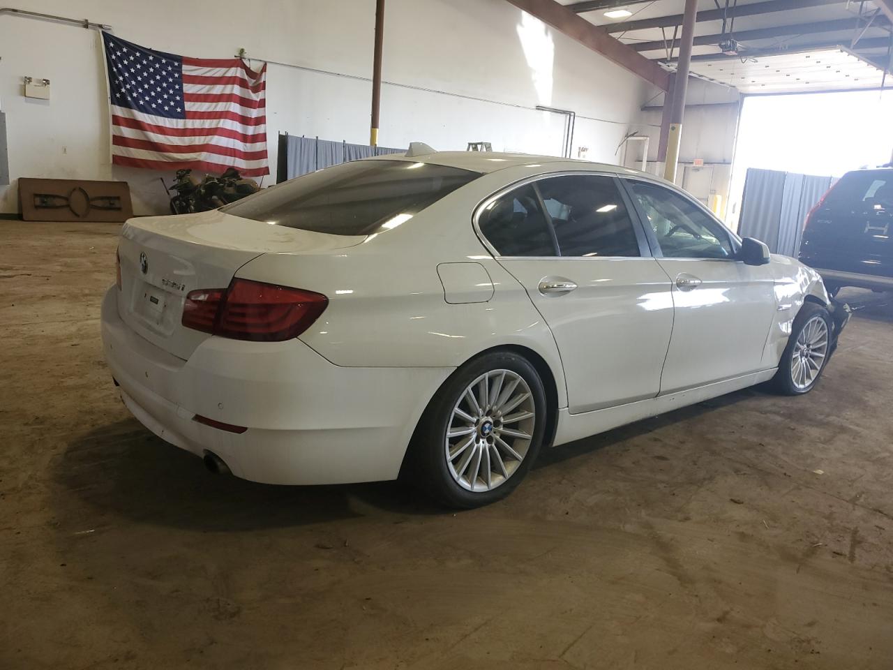 Photo 2 VIN: WBAFU7C50CDU64415 - BMW 5ER 