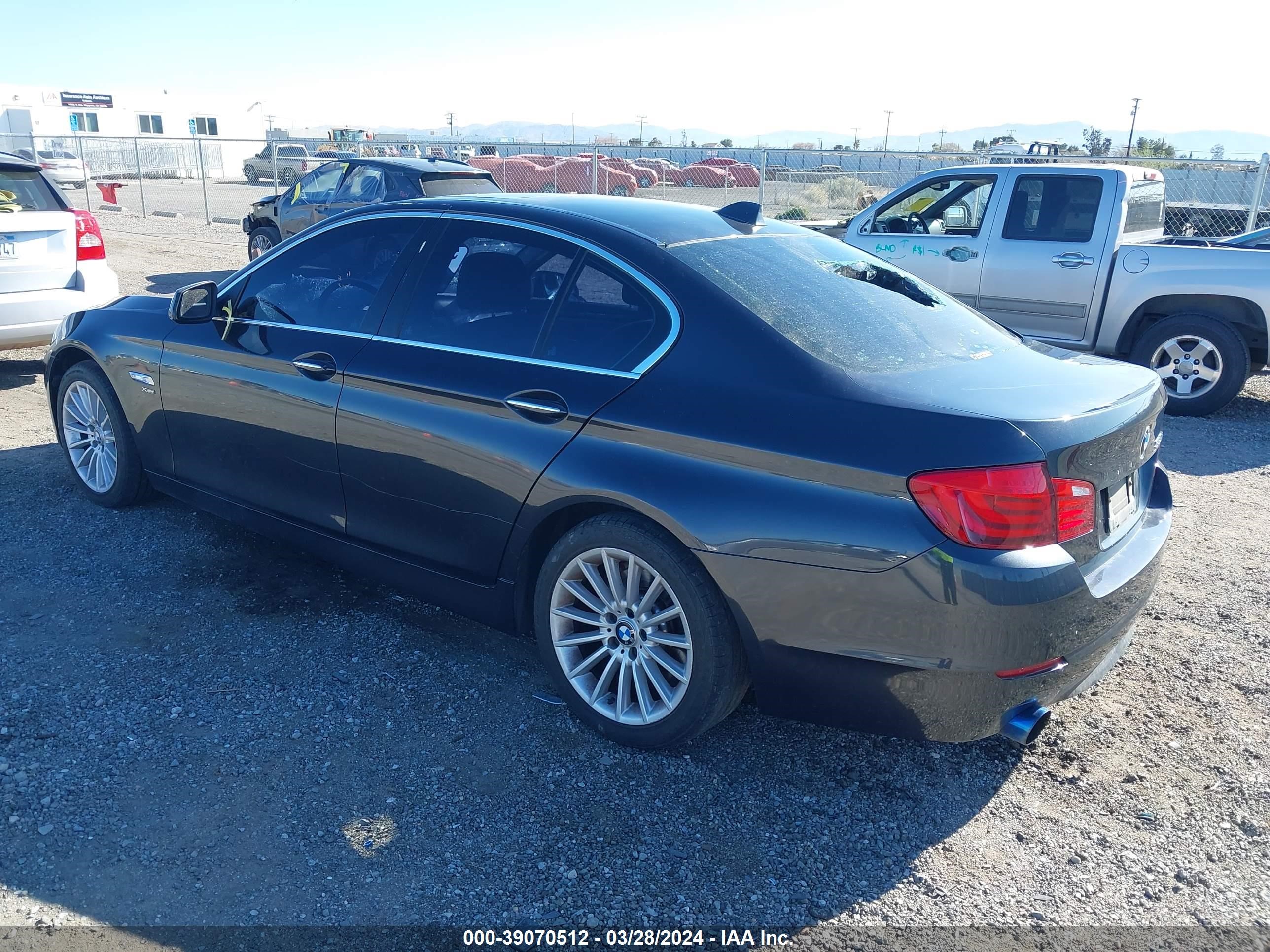 Photo 2 VIN: WBAFU7C53BC875389 - BMW 5ER 