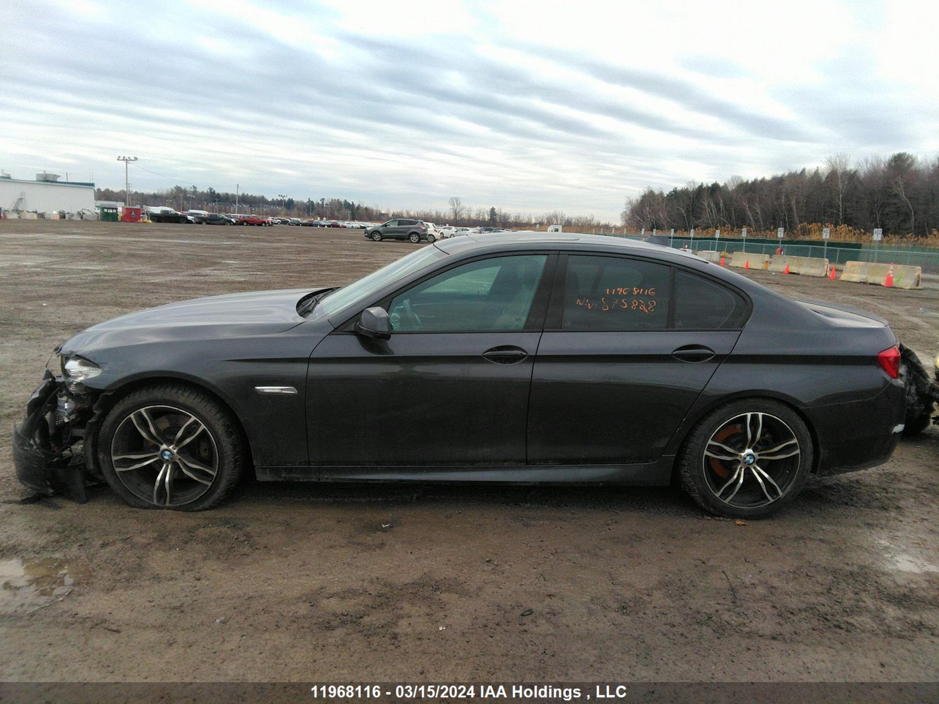 Photo 14 VIN: WBAFU7C53BC875828 - BMW 5ER 