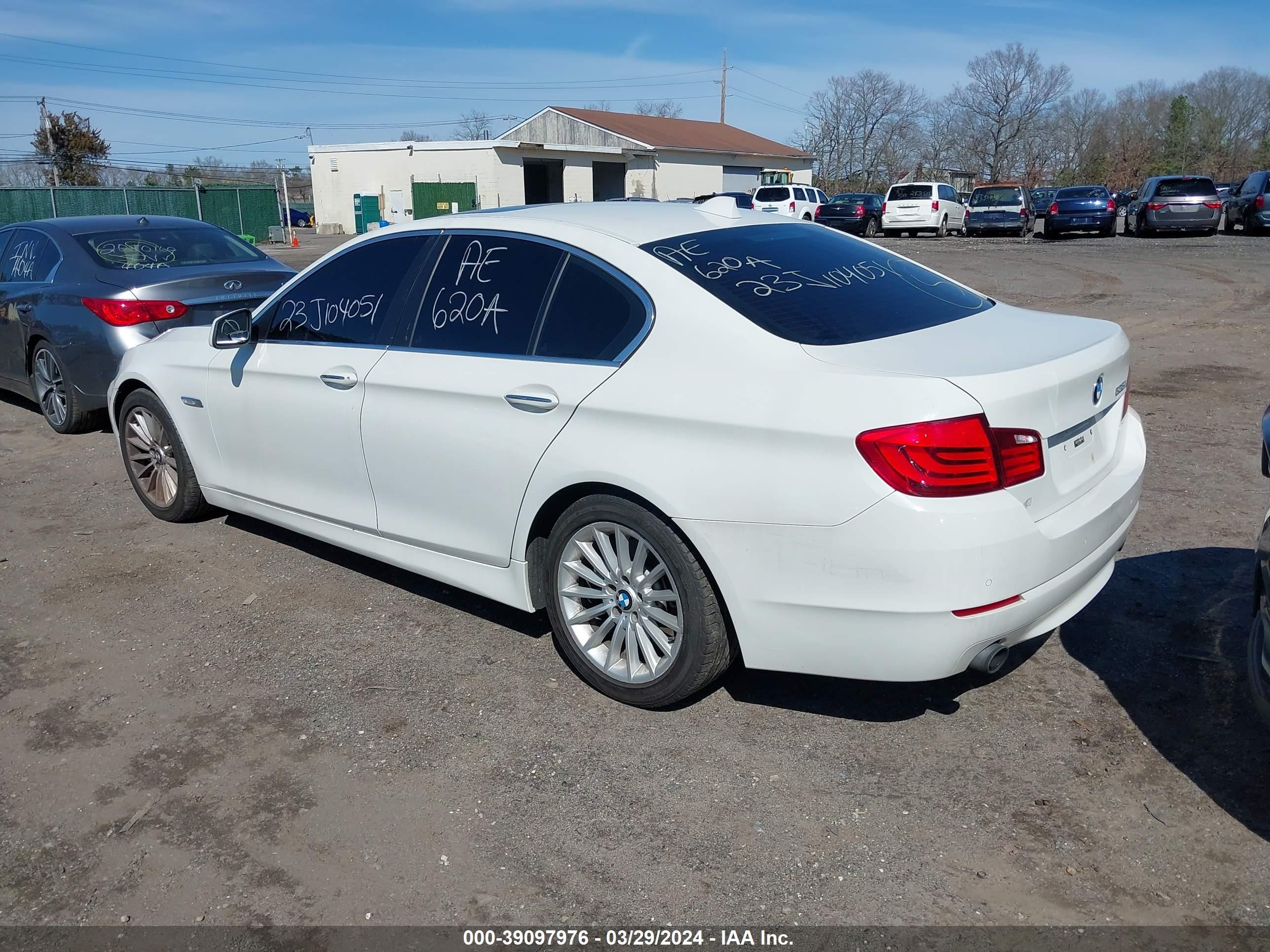 Photo 2 VIN: WBAFU7C53BDU53861 - BMW 5ER 