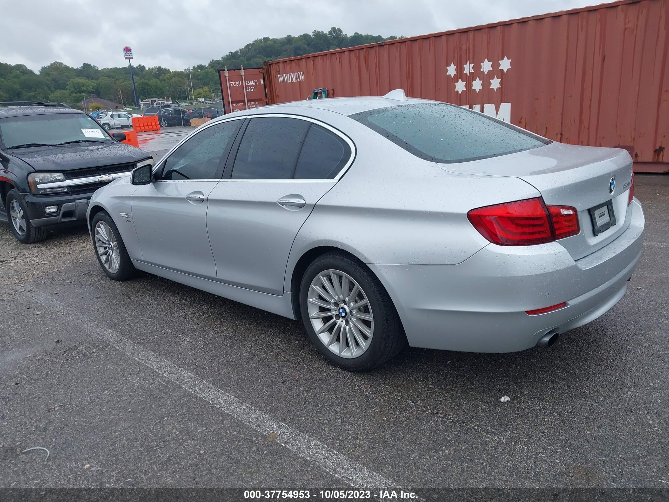 Photo 2 VIN: WBAFU7C54BC874042 - BMW 5ER 