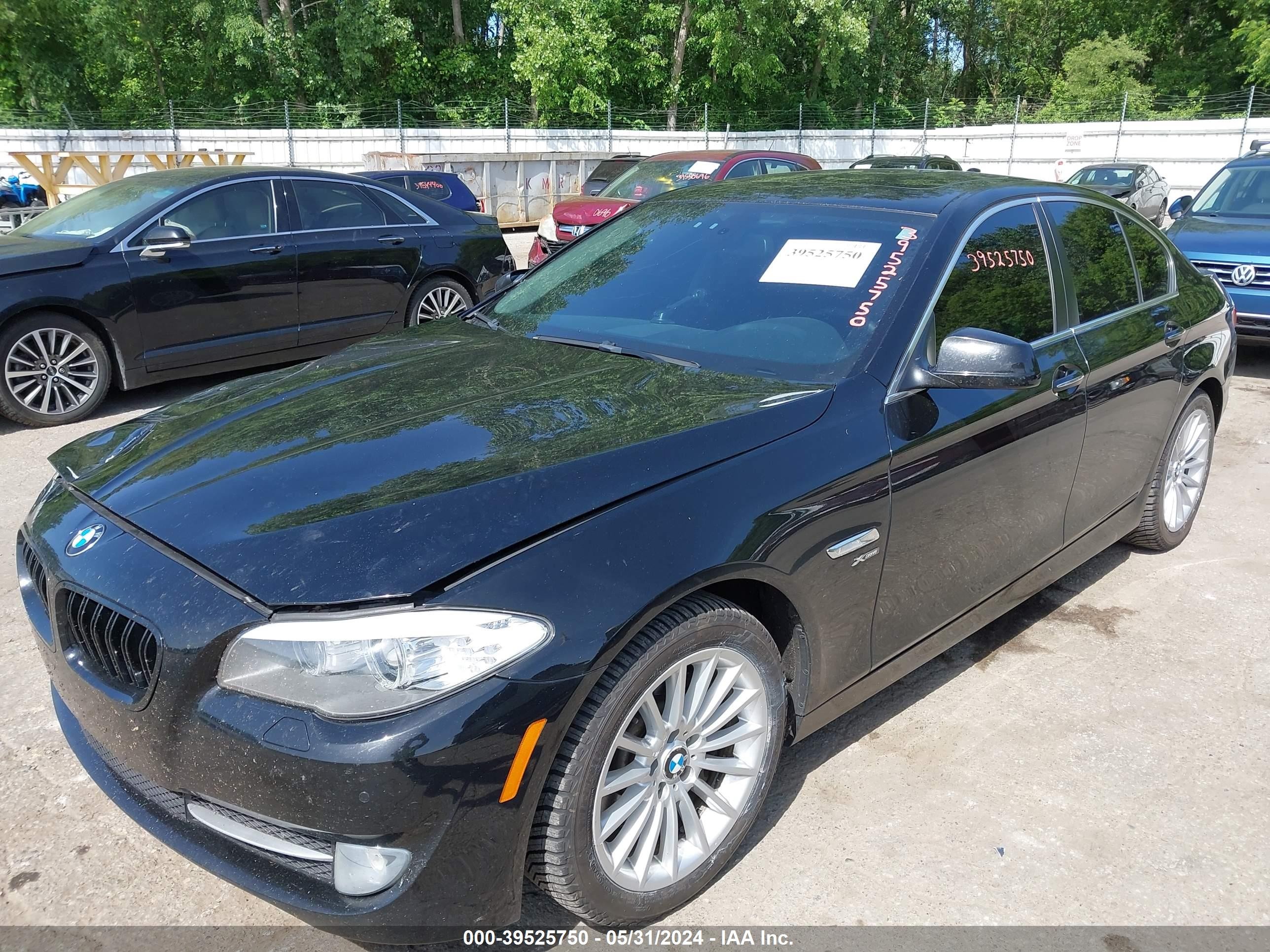 Photo 1 VIN: WBAFU7C54BC876096 - BMW 5ER 