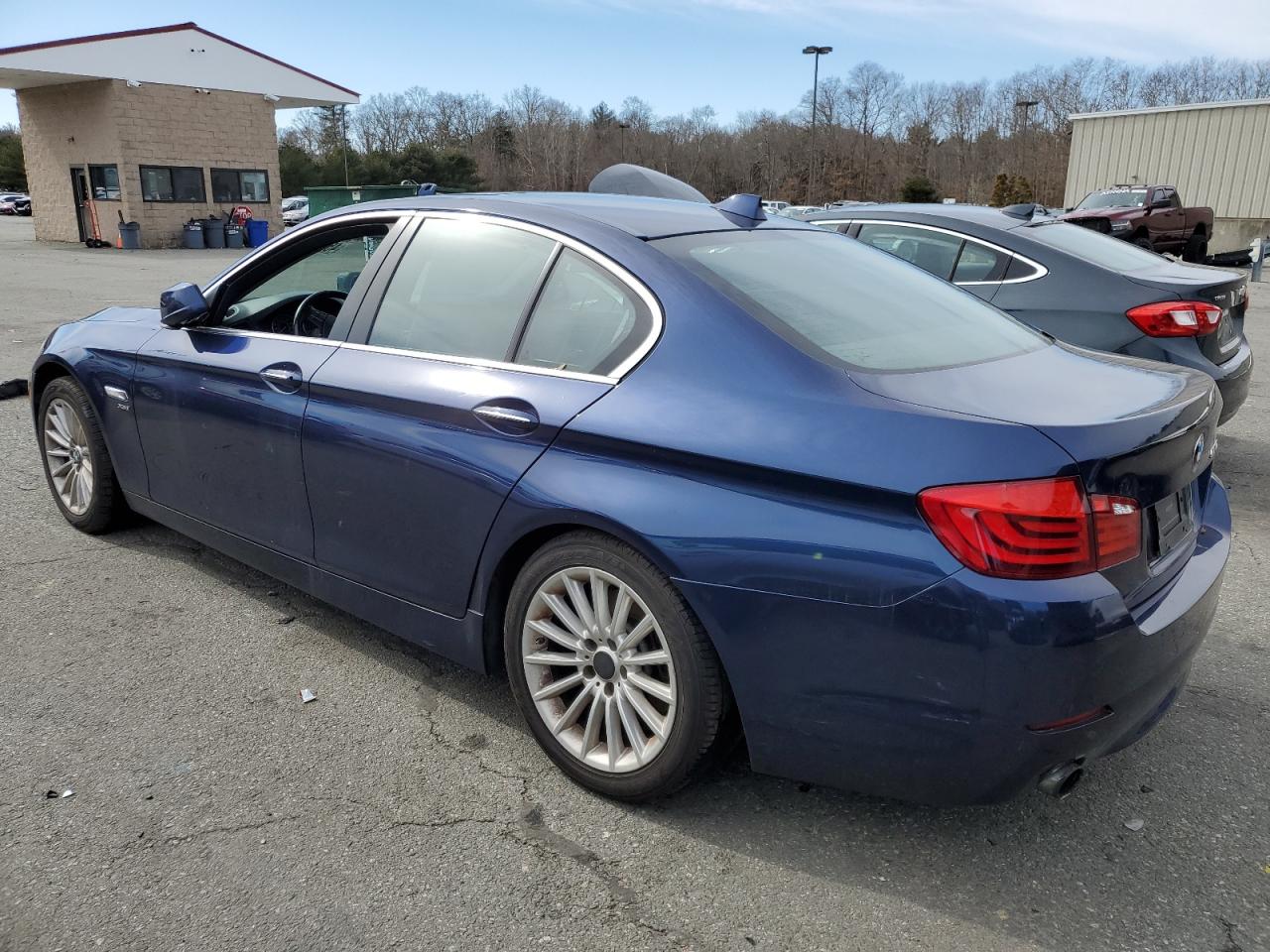 Photo 1 VIN: WBAFU7C54BC878401 - BMW 5ER 