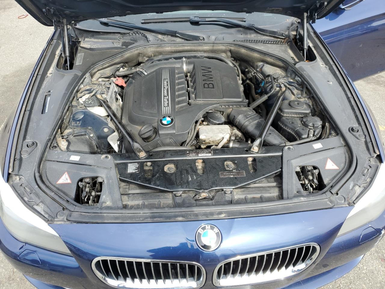 Photo 10 VIN: WBAFU7C54BC878401 - BMW 5ER 