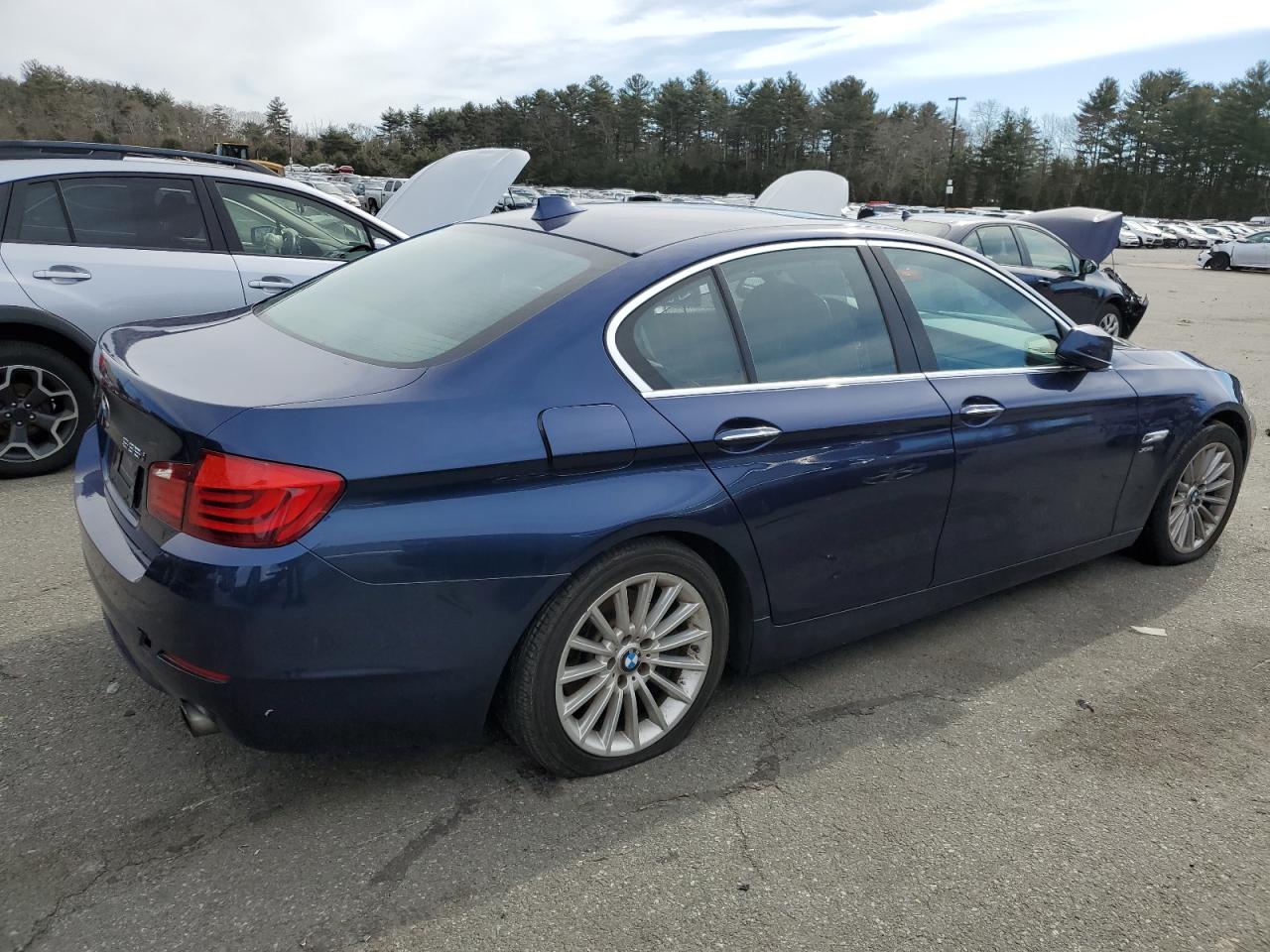 Photo 2 VIN: WBAFU7C54BC878401 - BMW 5ER 