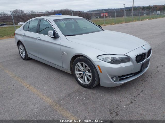 Photo 0 VIN: WBAFU7C57BC869630 - BMW 535I 