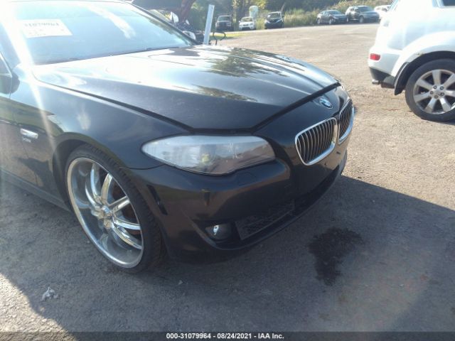 Photo 5 VIN: WBAFU7C58BC779242 - BMW 5 